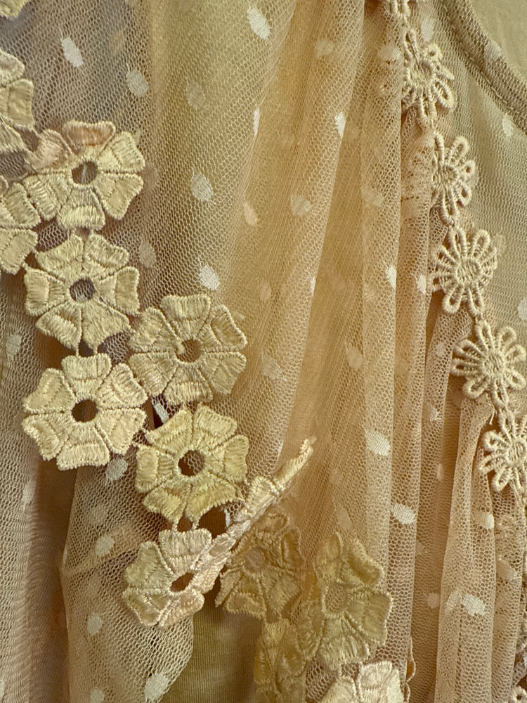 NWOT KATE & MALLORY RUFFLED BLOUSE