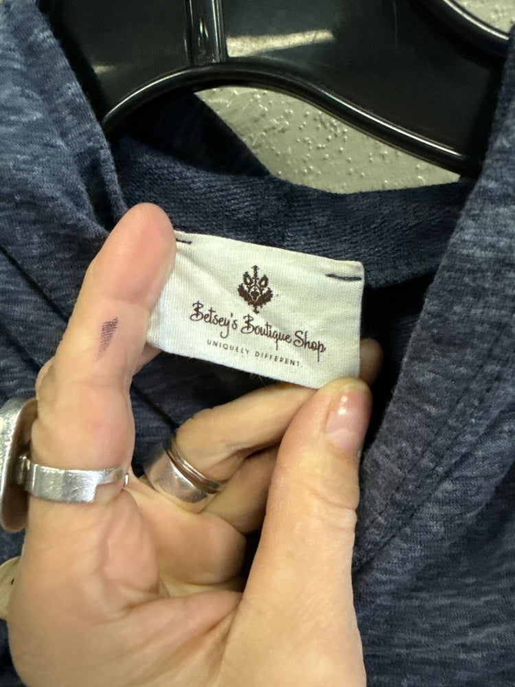 BETSEY'S BOUTIQUE HOODED SHIRT