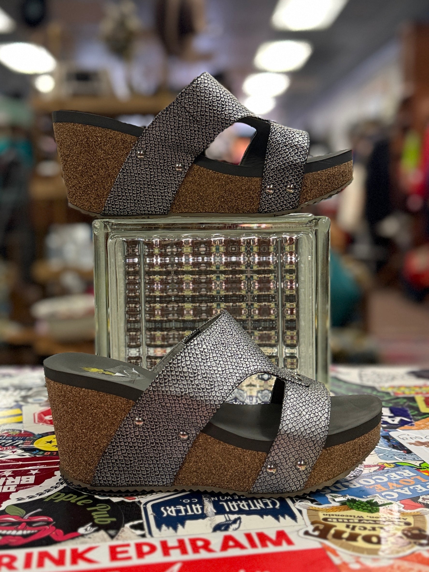VOLATILE WEDGE SANDAL