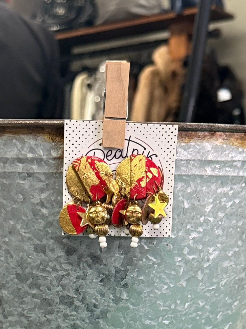 VTG CLIP EARRINGS