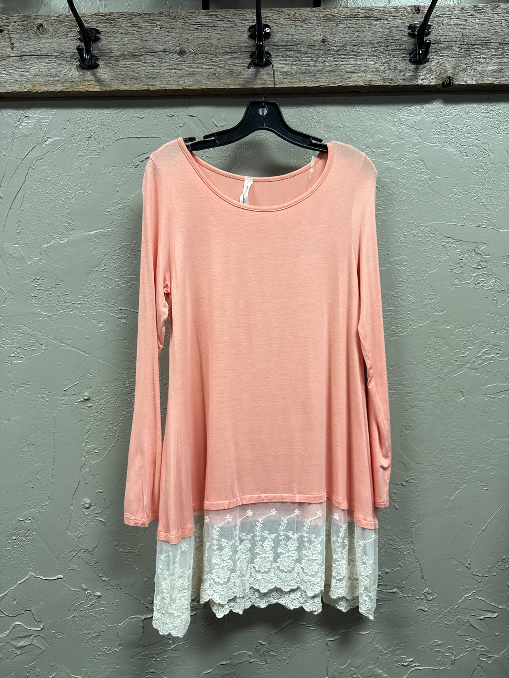 NWT VANILLA BAY LACE HEM TOP (org$38)