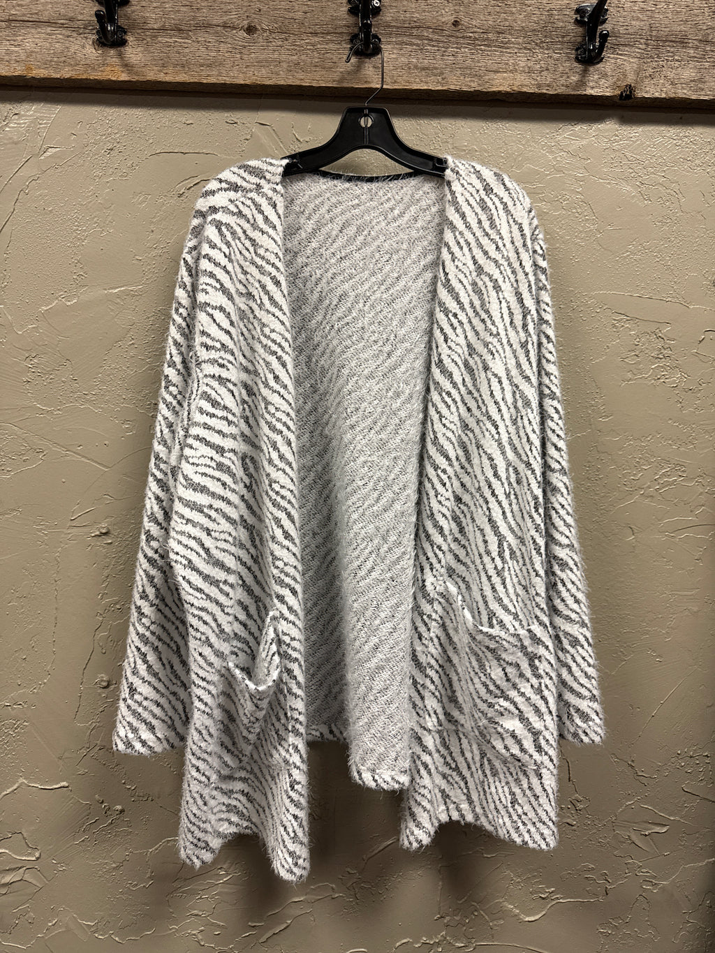 ZEBRA STRIPED CARDIGAN