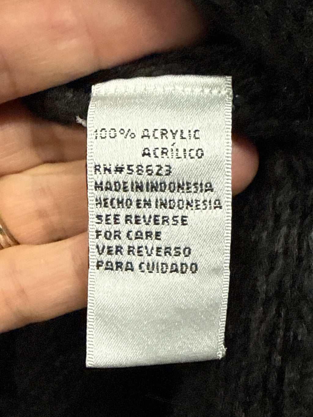 CAROL ROSE SLEEVELESS SWEATER