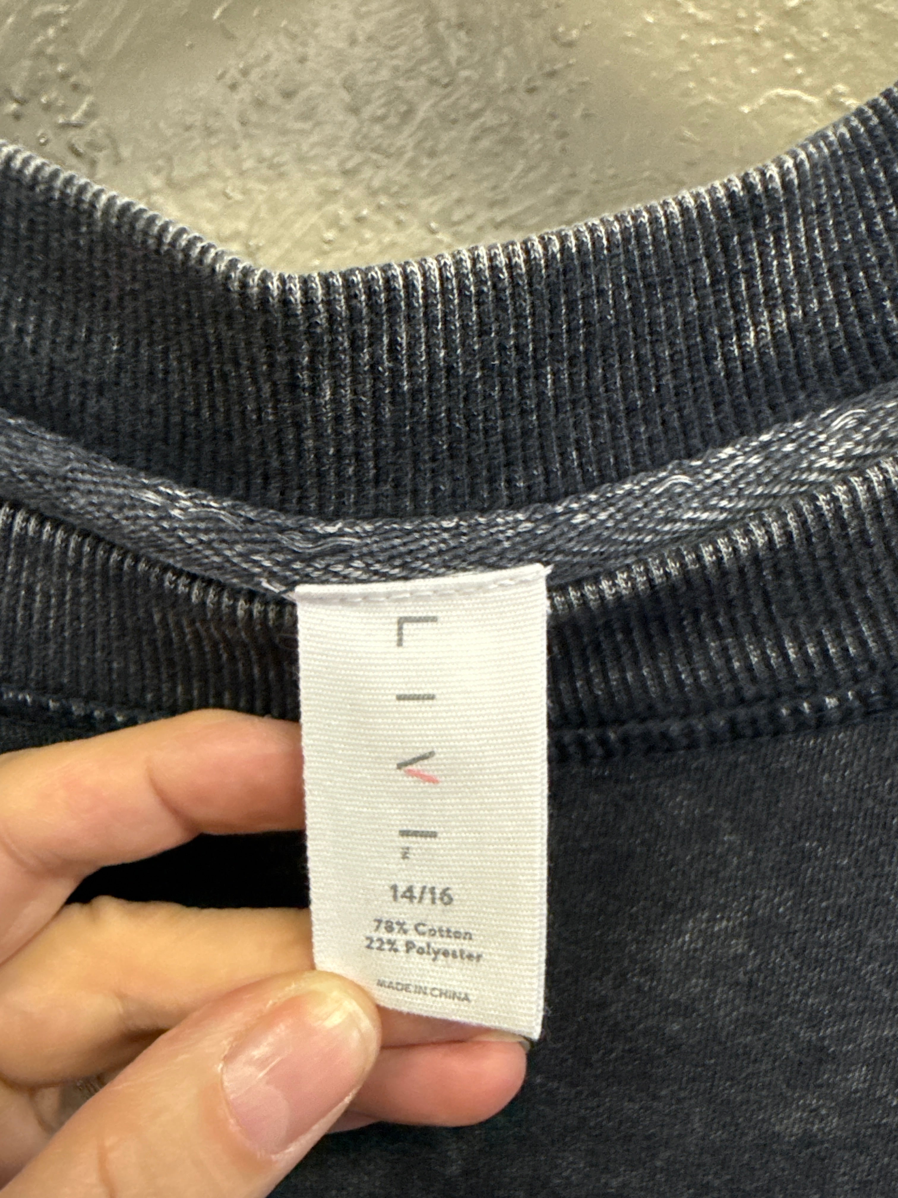 NWT LIVI CREWNECK SWEATSHIRT