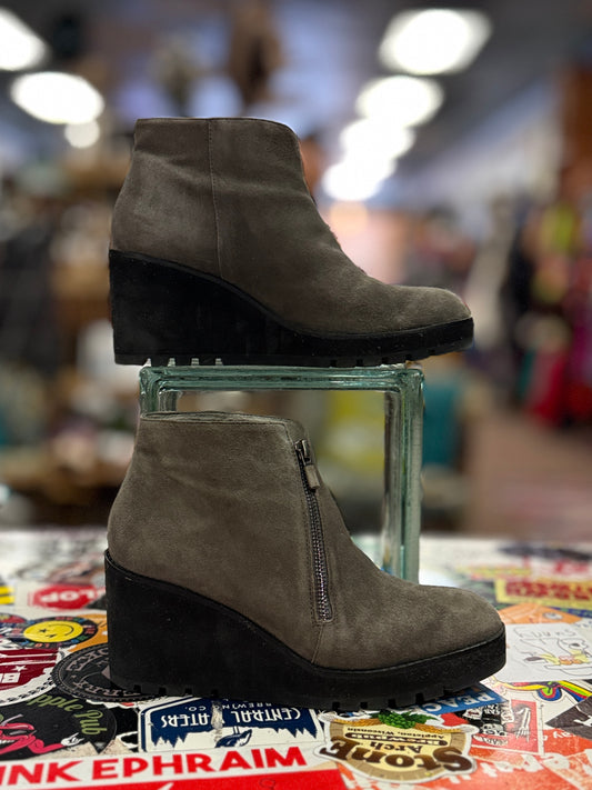 EILEEN FISHER WEDGE BOOTIE (org$275)