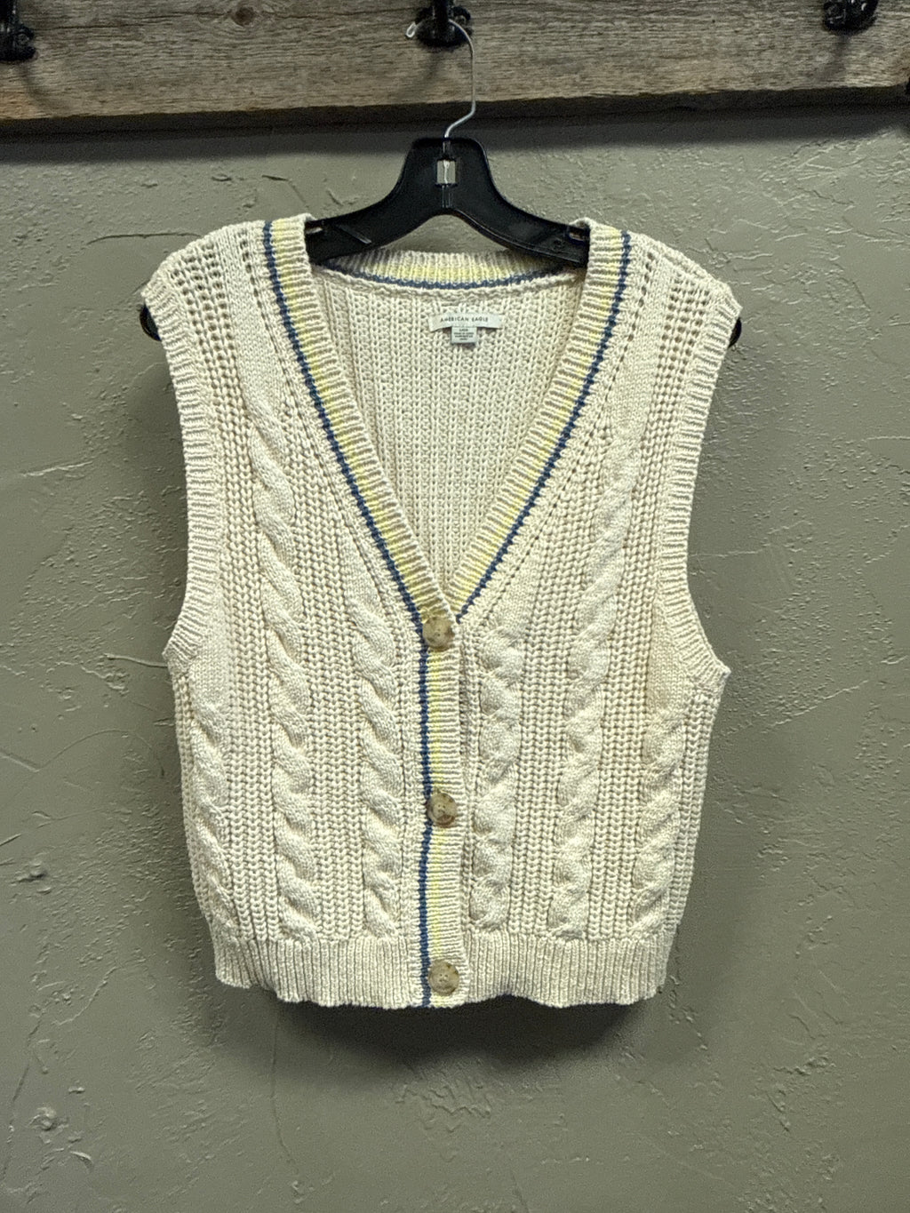 AMERICAN EAGLE SWEATER VEST