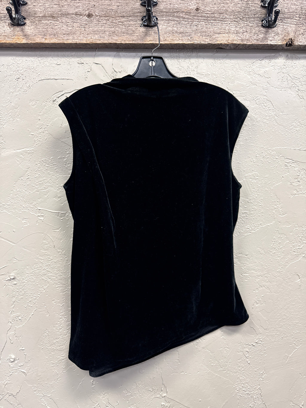 NWT LUXE ADDITION VELVET TOP