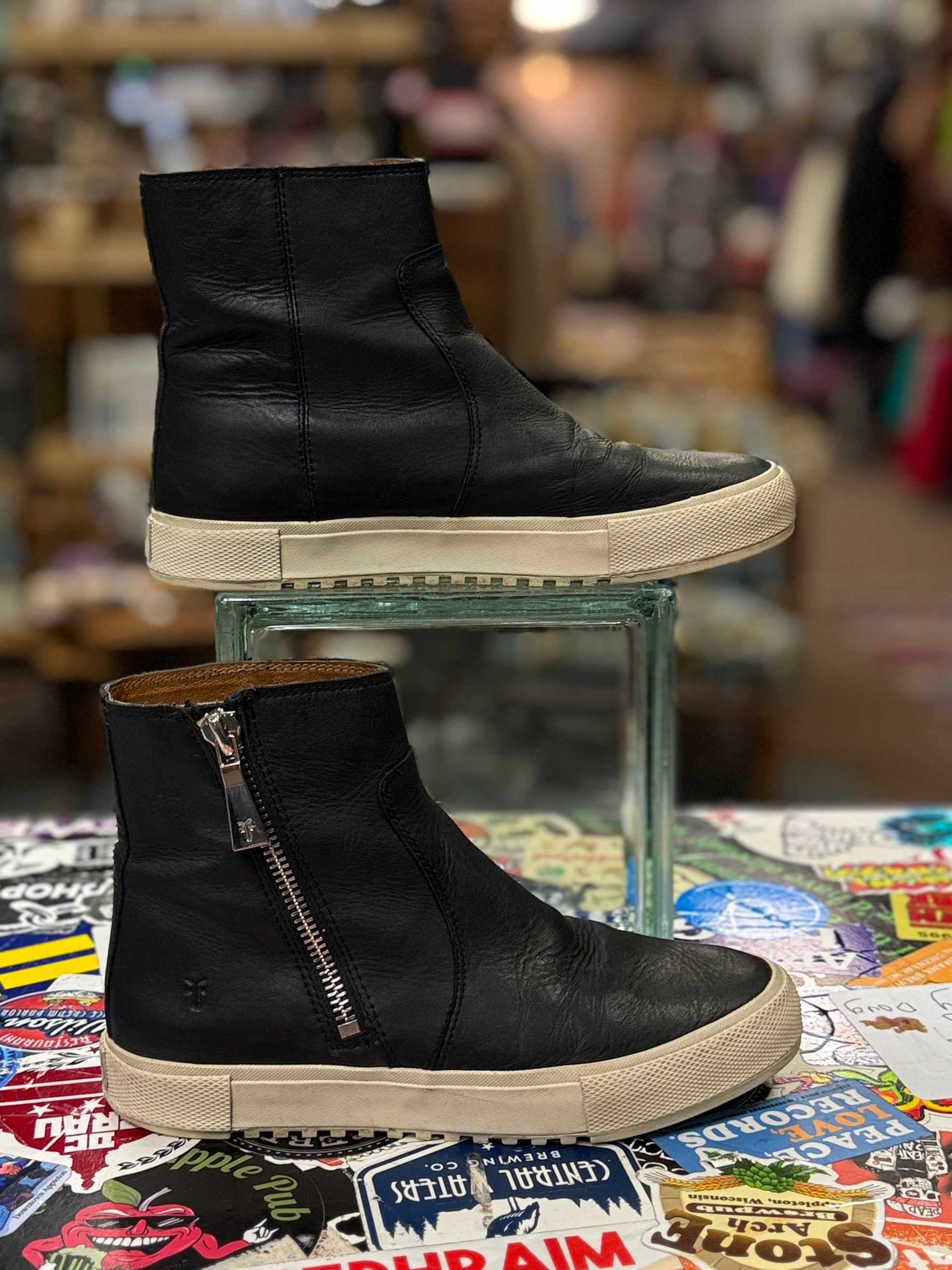 FRYE GIA LUG ZIP SNEAKER (org$258)