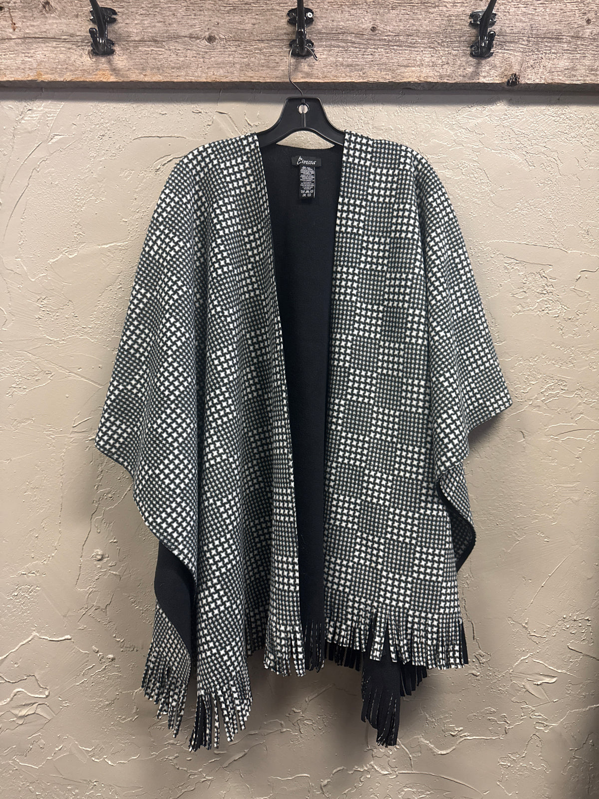 Eivissa Reversible Fleece Wrap