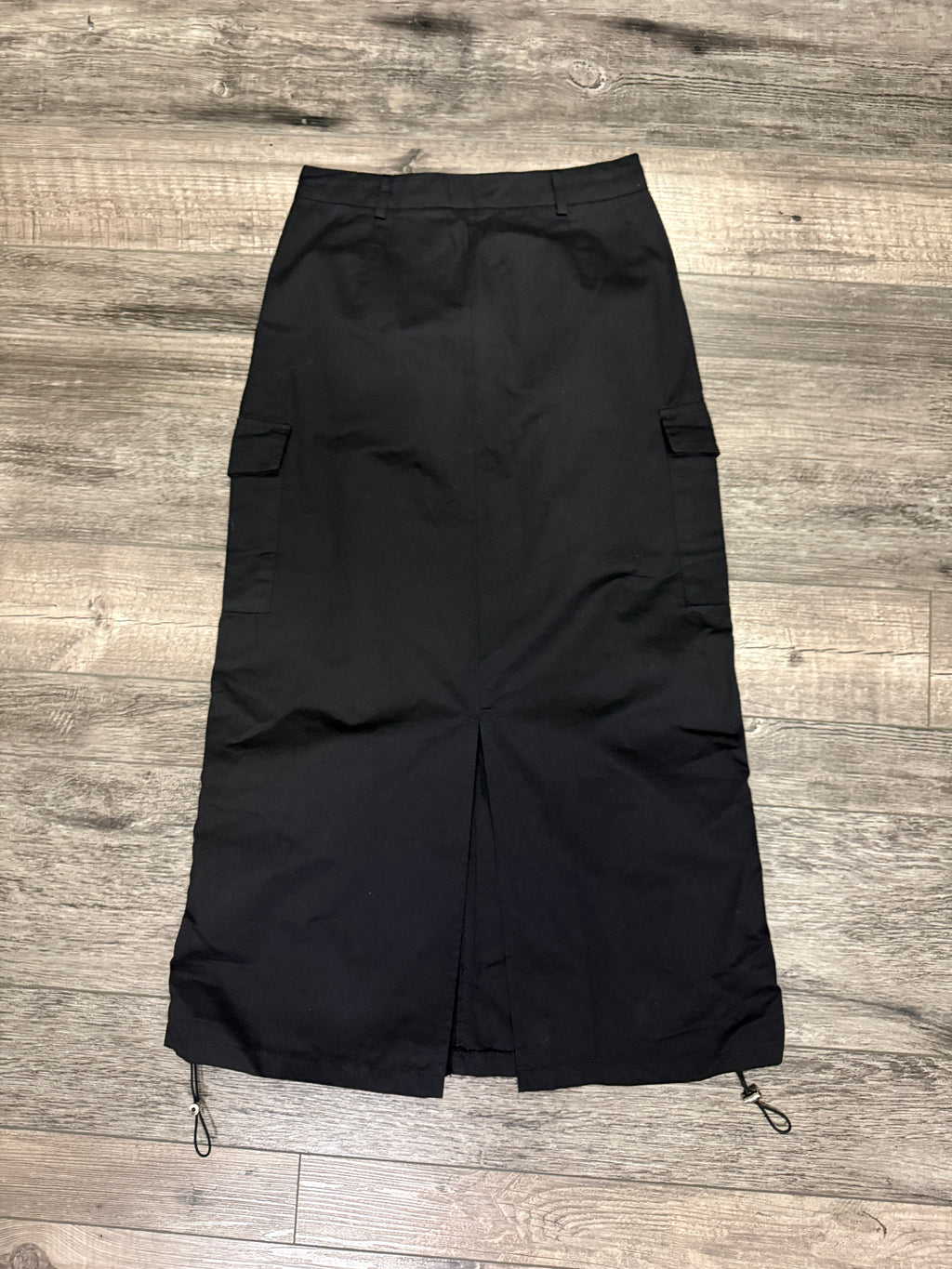 BLACK CARGO MIDI SKIRT