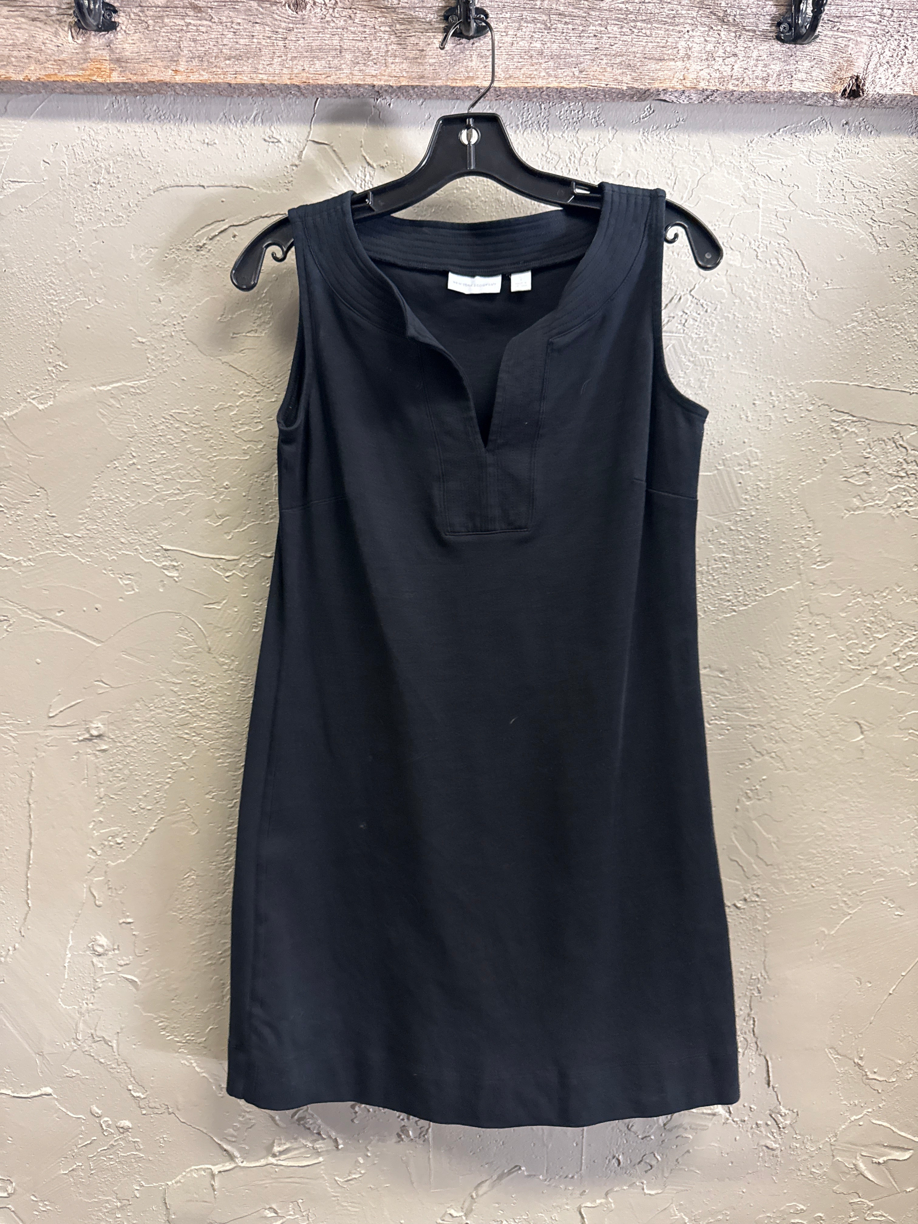 NY&Co Sleeveless Shift Dress