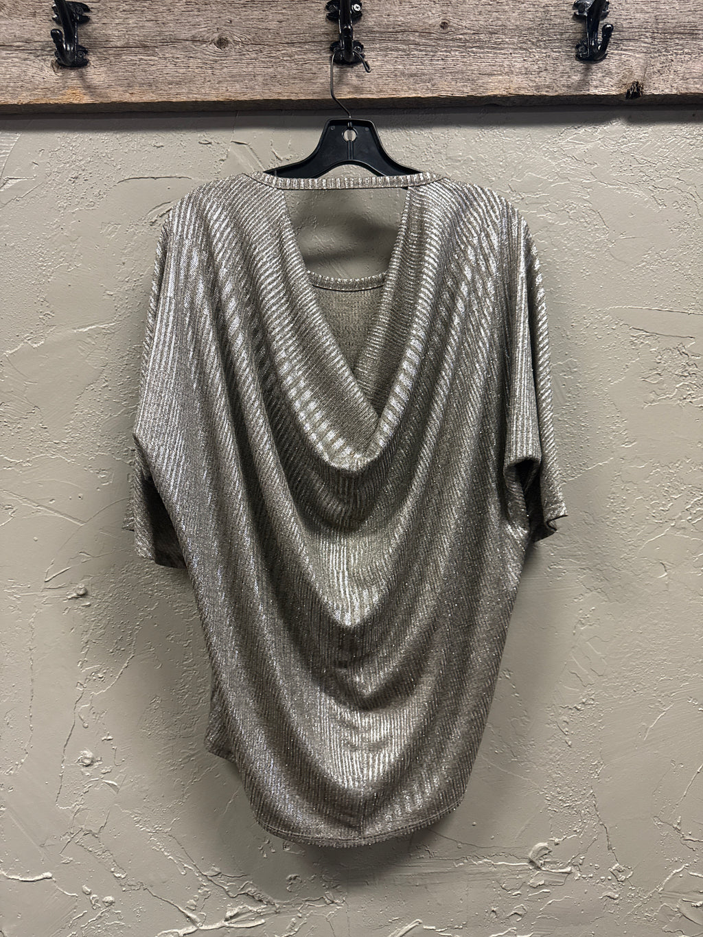 NWT Kim & Cami Metallic Top (org$68)