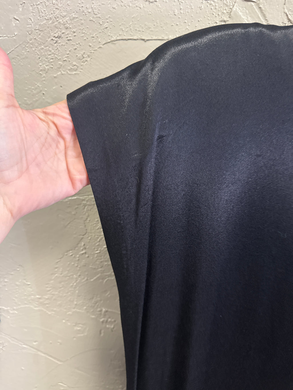 MINIMALIST BLACK MIDI DRESS