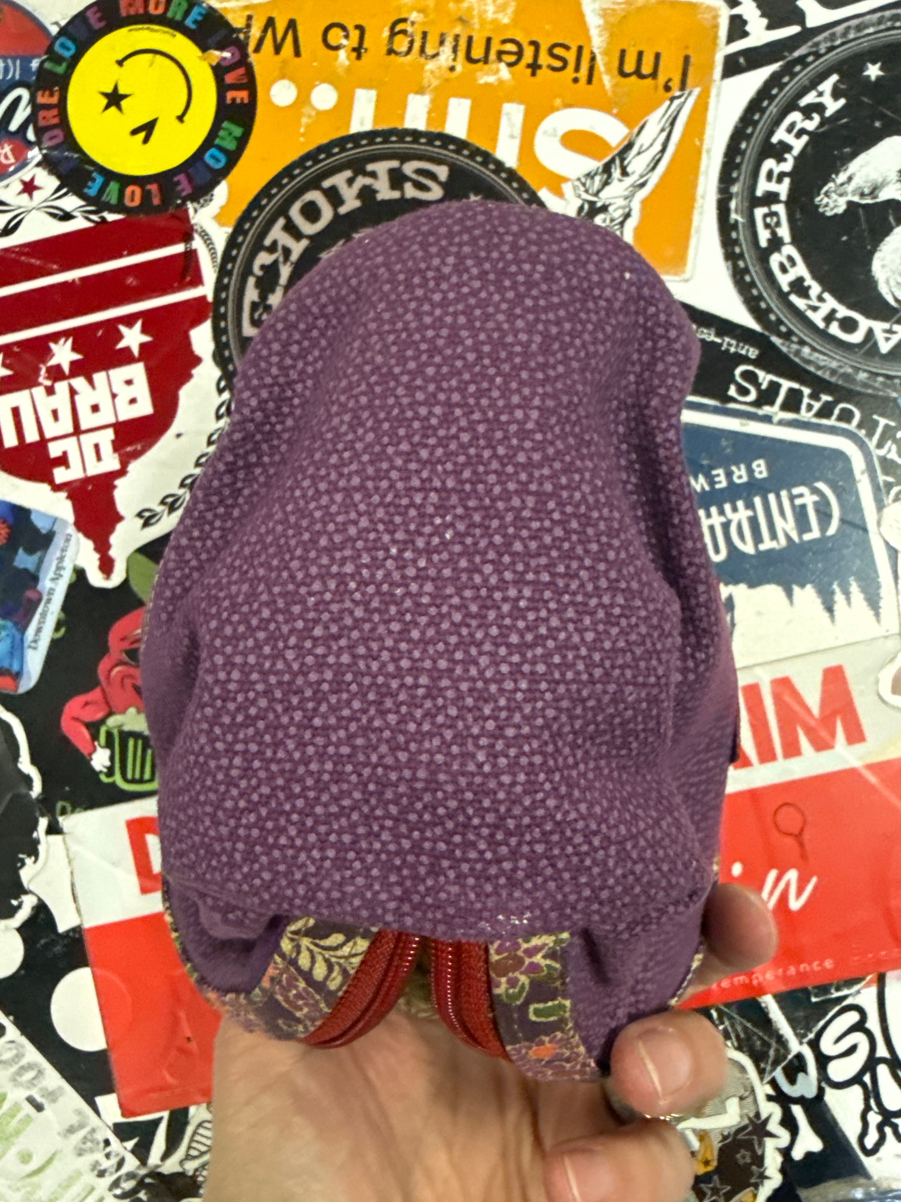 NWT FOSSIL HEART POUCH (org$20)