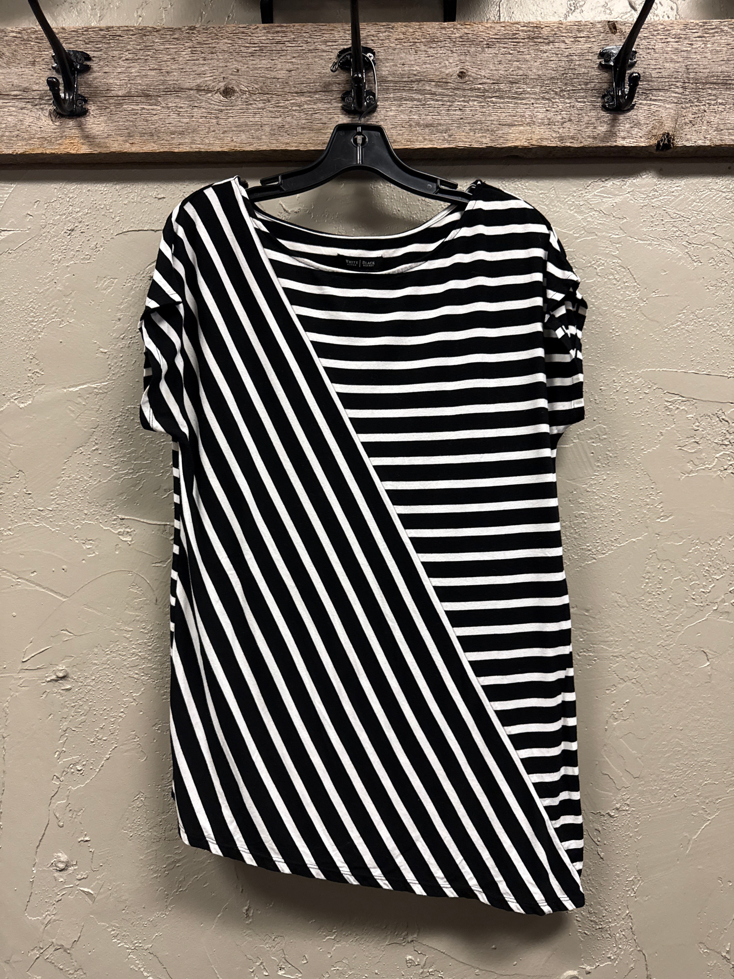 WHBM ASYMETRICAL STRIPE TOP (org$89)