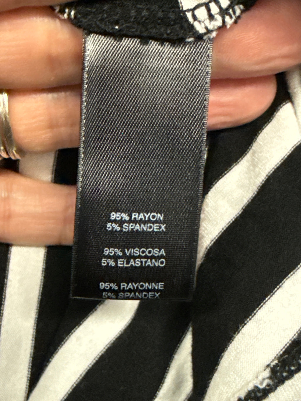 WHBM ASYMETRICAL STRIPE TOP (org$89)