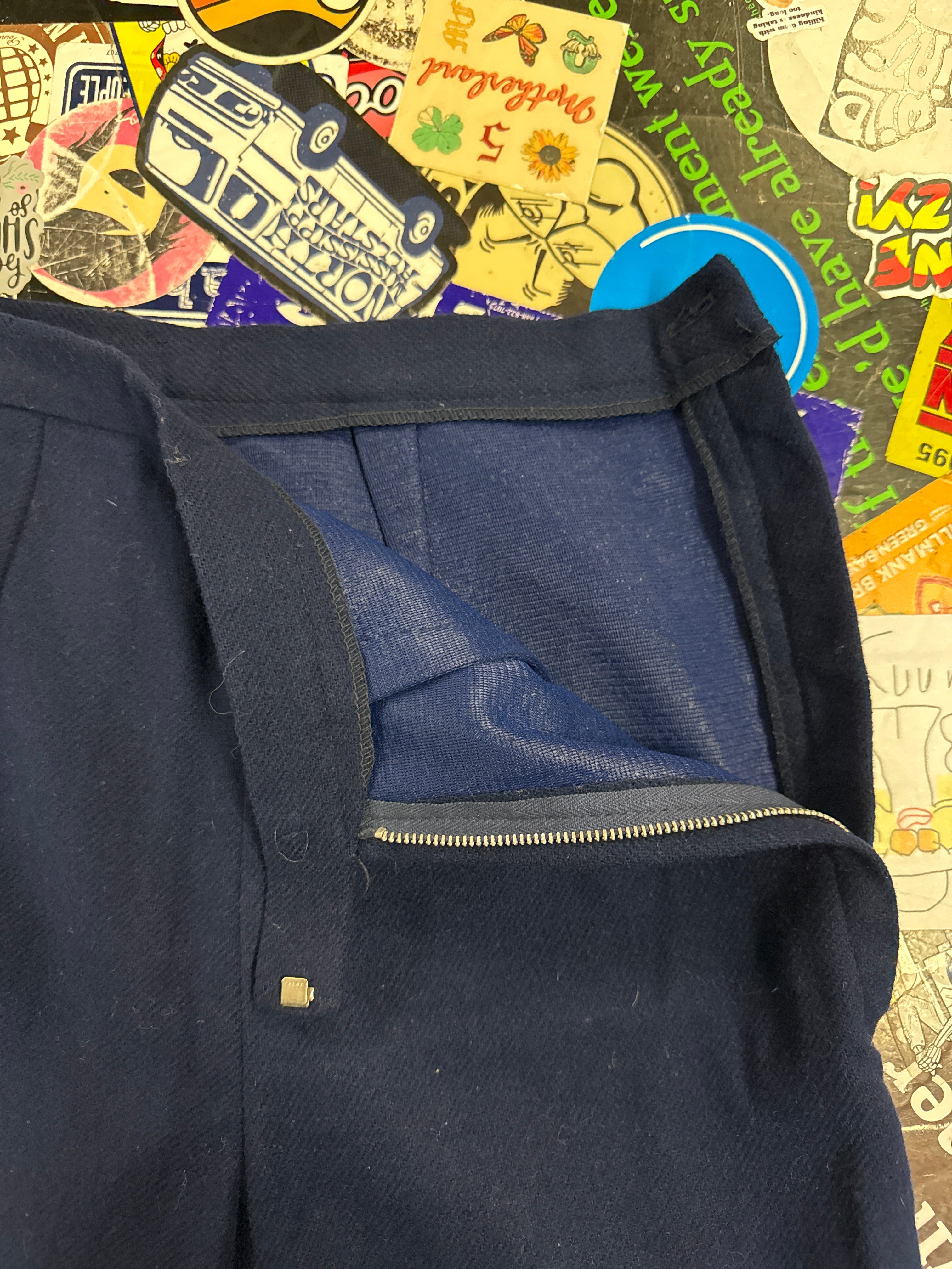 VINTAGE WOOL WALKING SHORTS