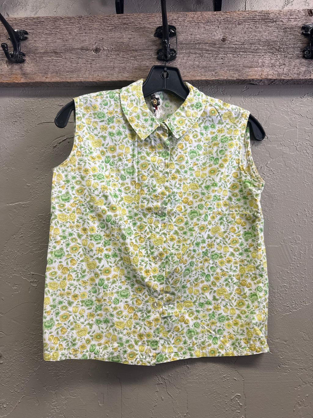 VTG SLEEVELESS FLORAL TOP