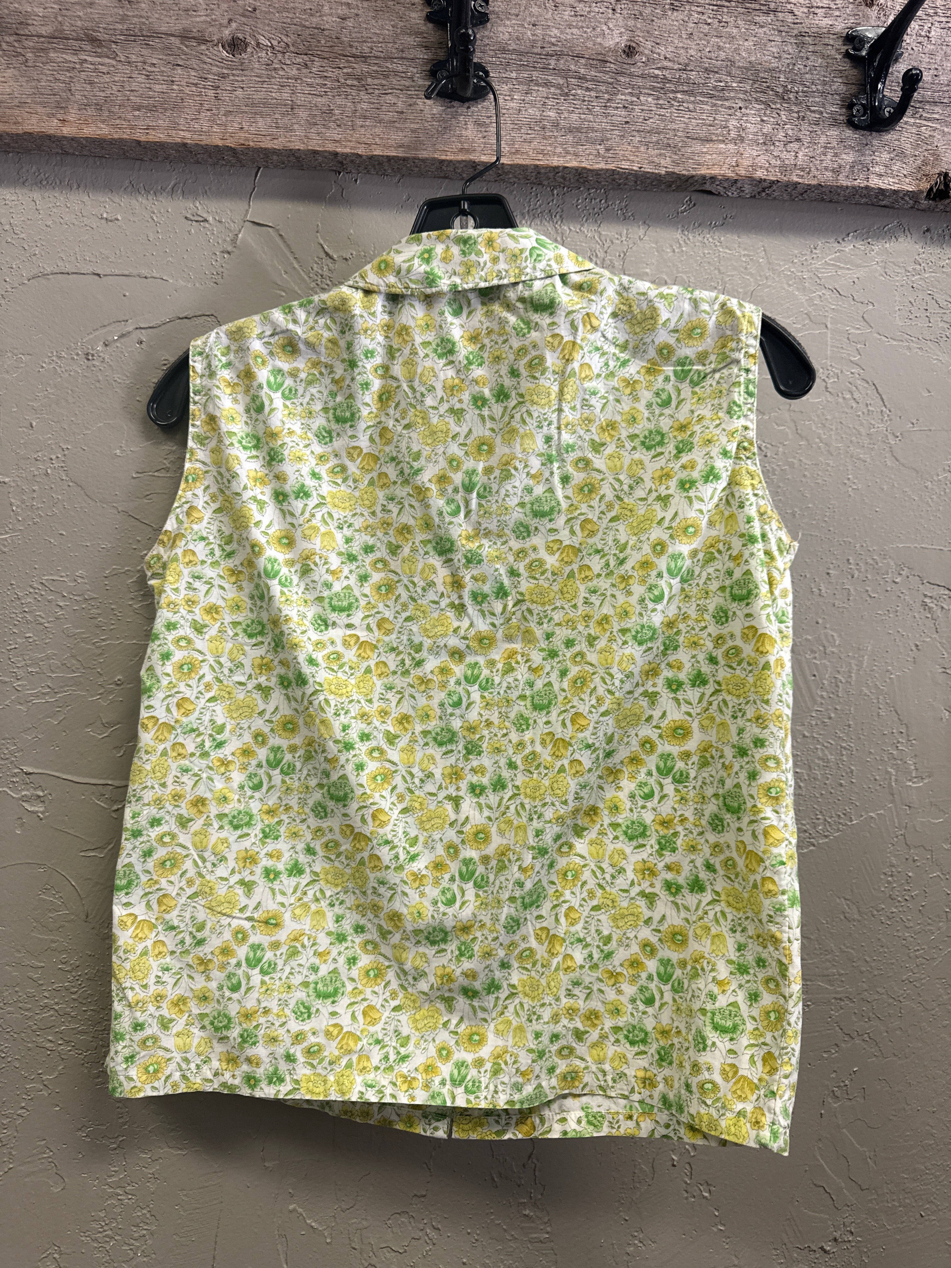 VTG SLEEVELESS FLORAL TOP