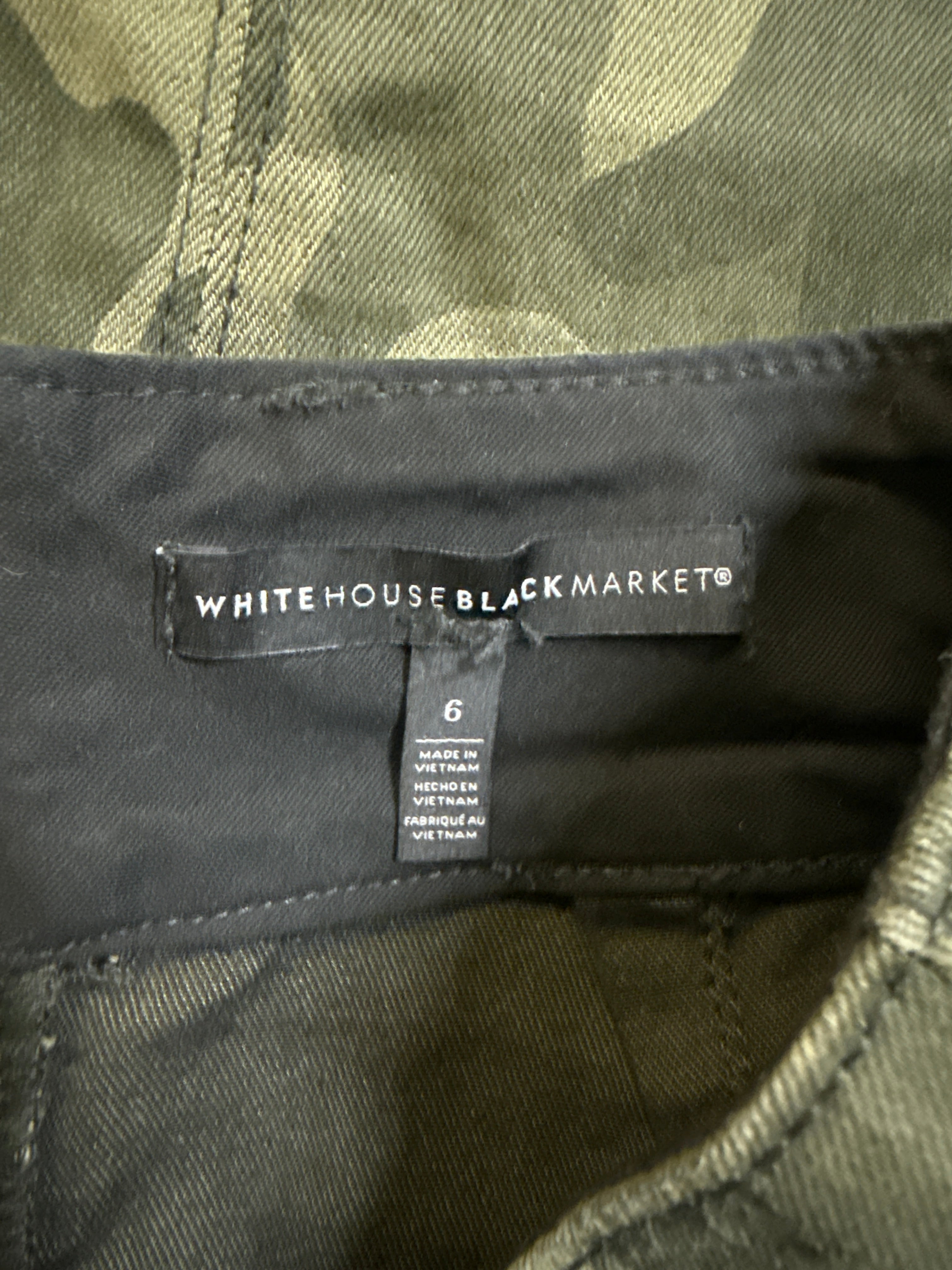 WHBM CAMO STRETCH FLOUNCE SKIRT