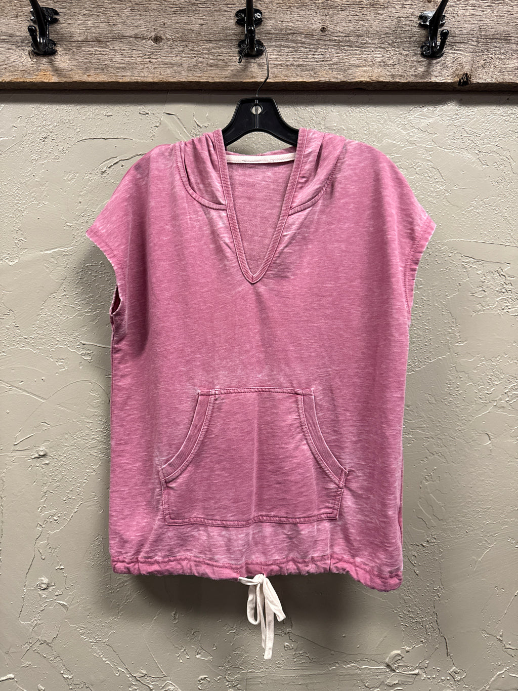 SHORT-SLEEVE HOODED TUNIC