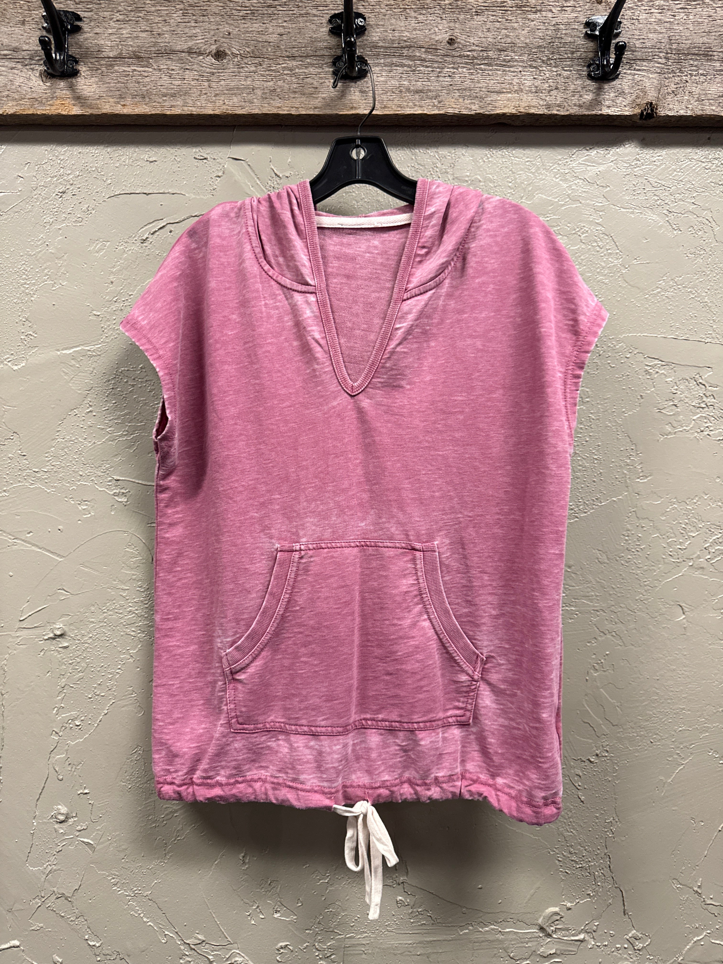 SHORT-SLEEVE HOODED TUNIC