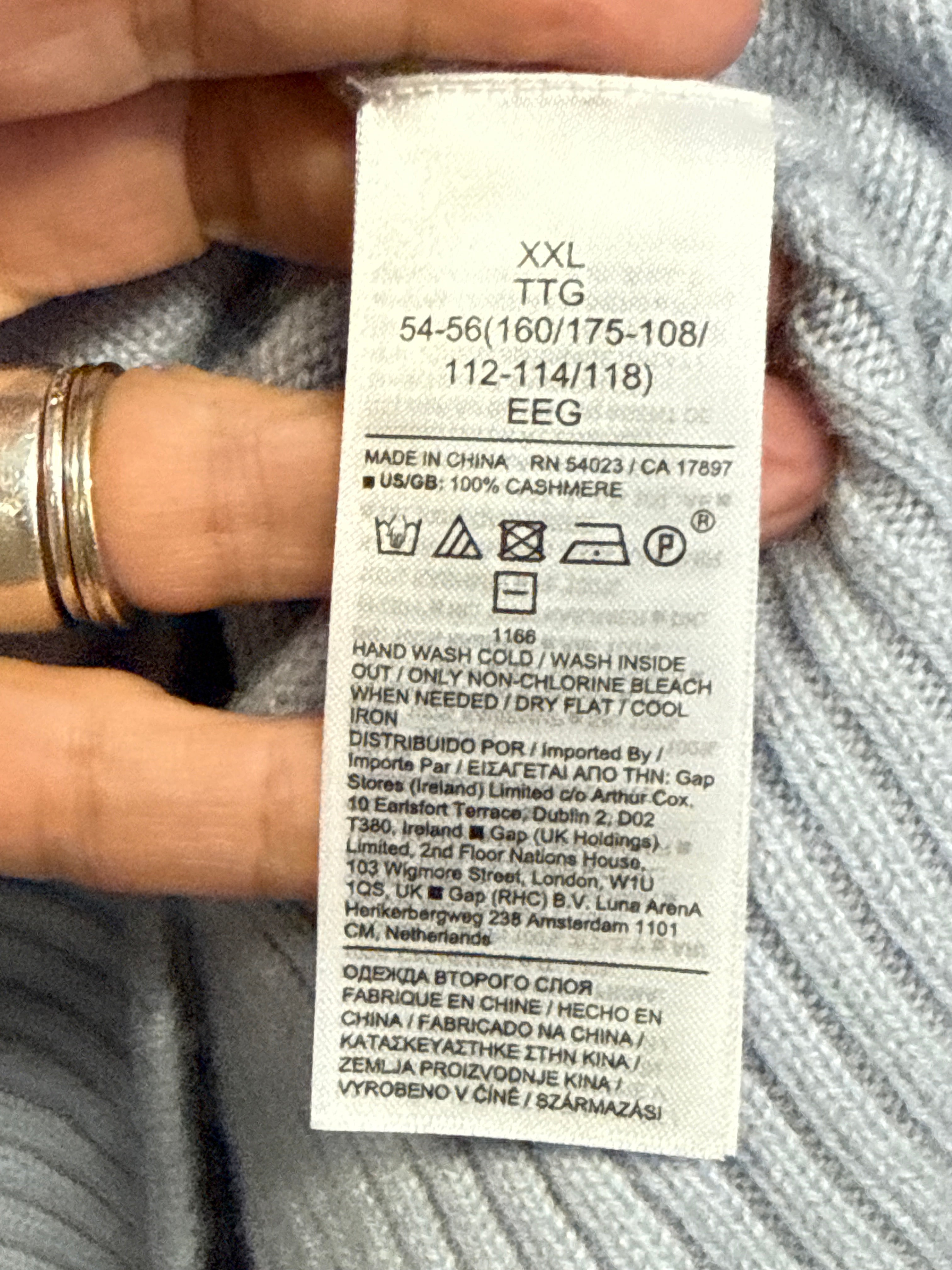 BANANA REPUBLIC LUNA CASHMERE SWEATER (org$140)