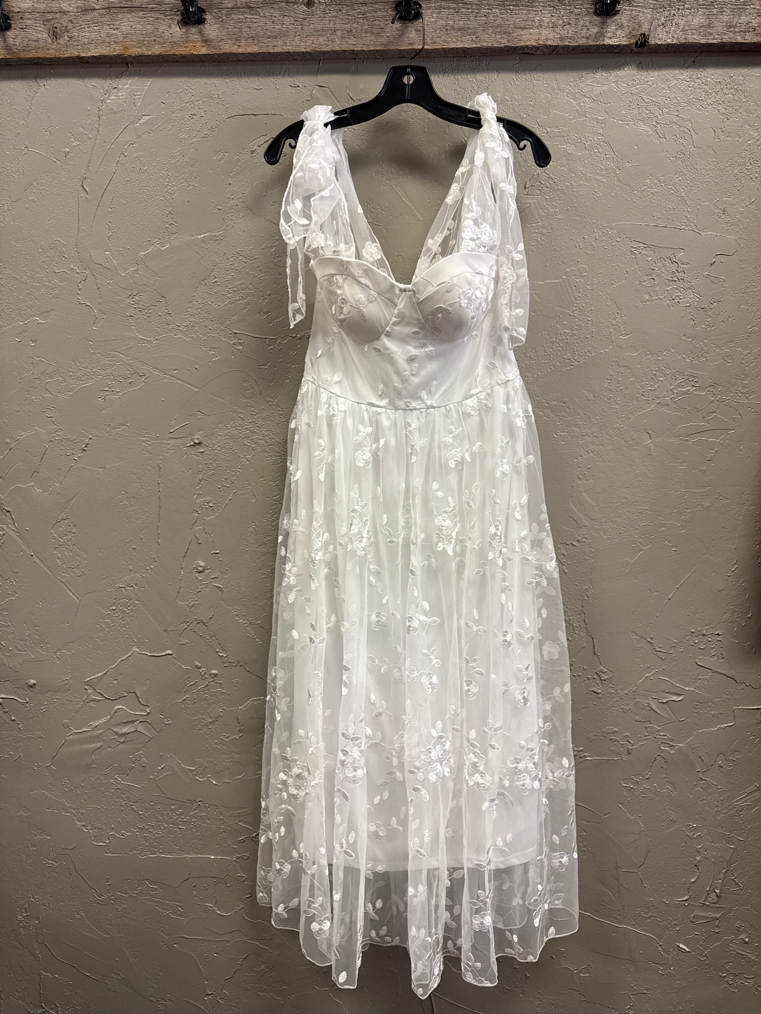 NWT EMBROIDERED TULLE MIDI DRESS (org$189)