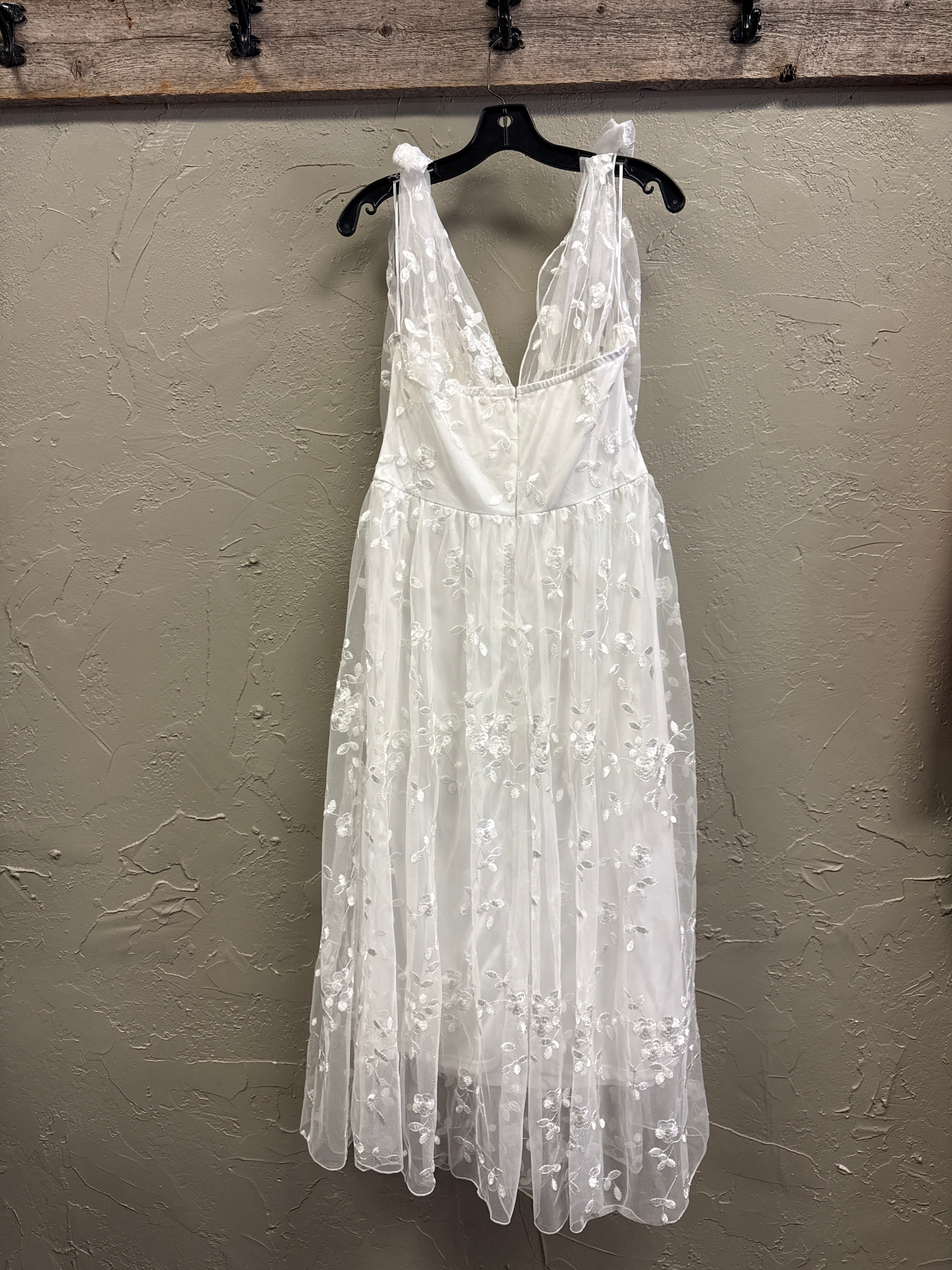 NWT EMBROIDERED TULLE MIDI DRESS (org$189)