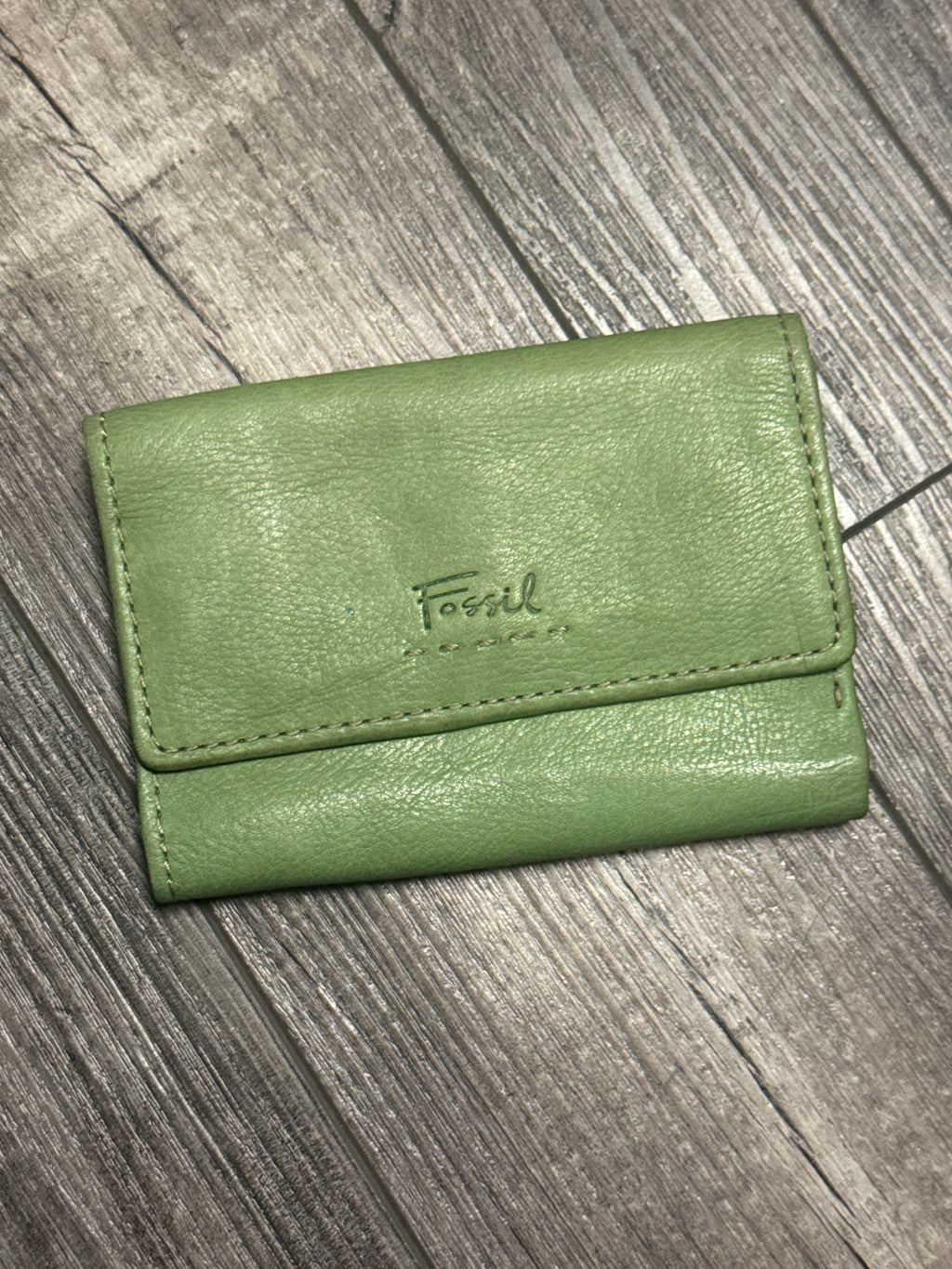 VTG POP STITCH TRI-FOLD WALLET