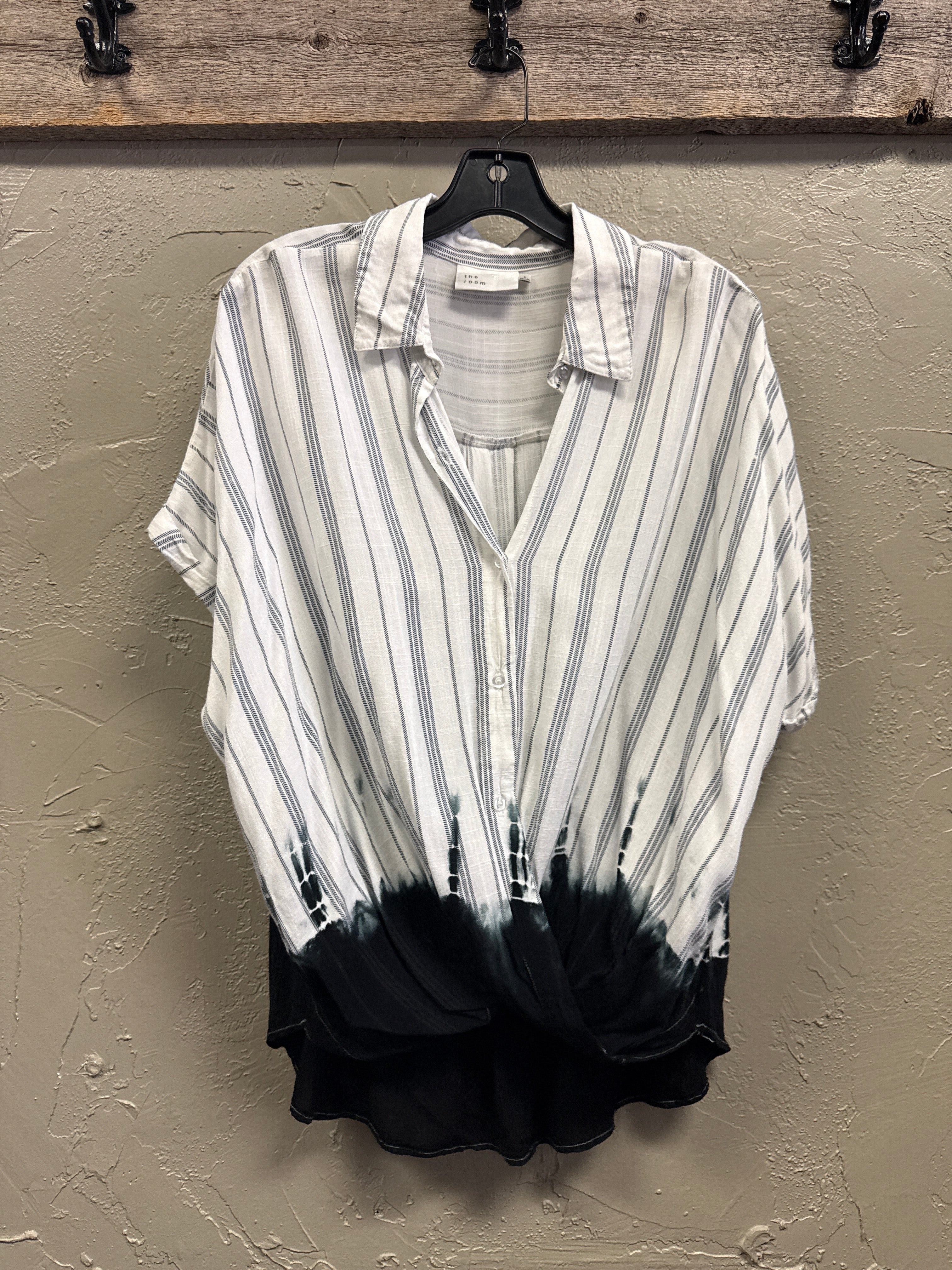 THE ROOM TWIST-FRONT BLOUSE
