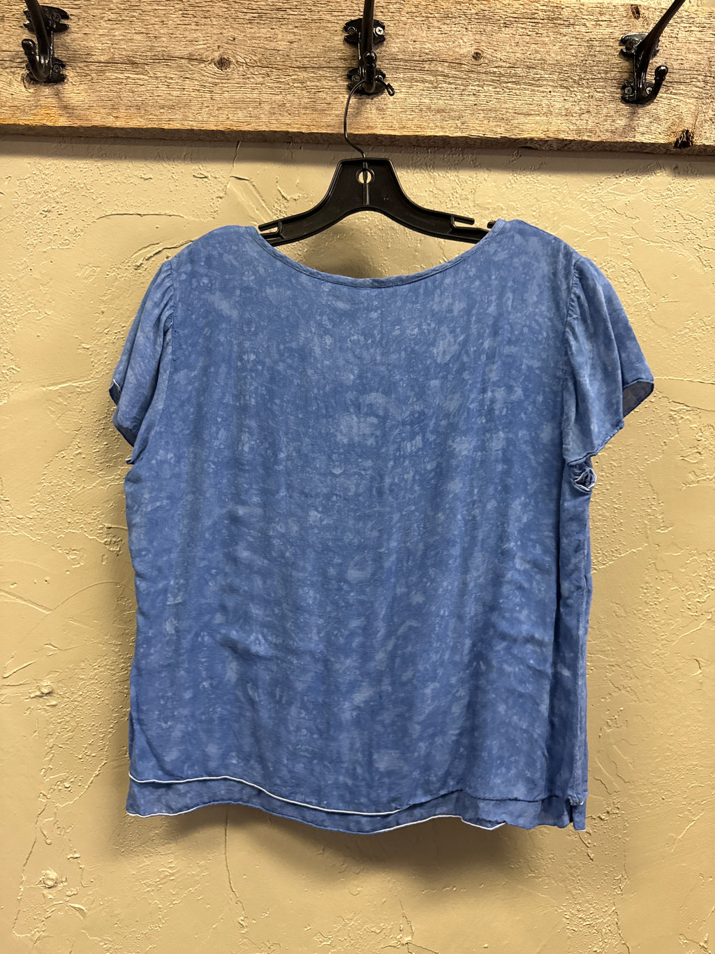 NORDIC TRADERS V-NECK TOP