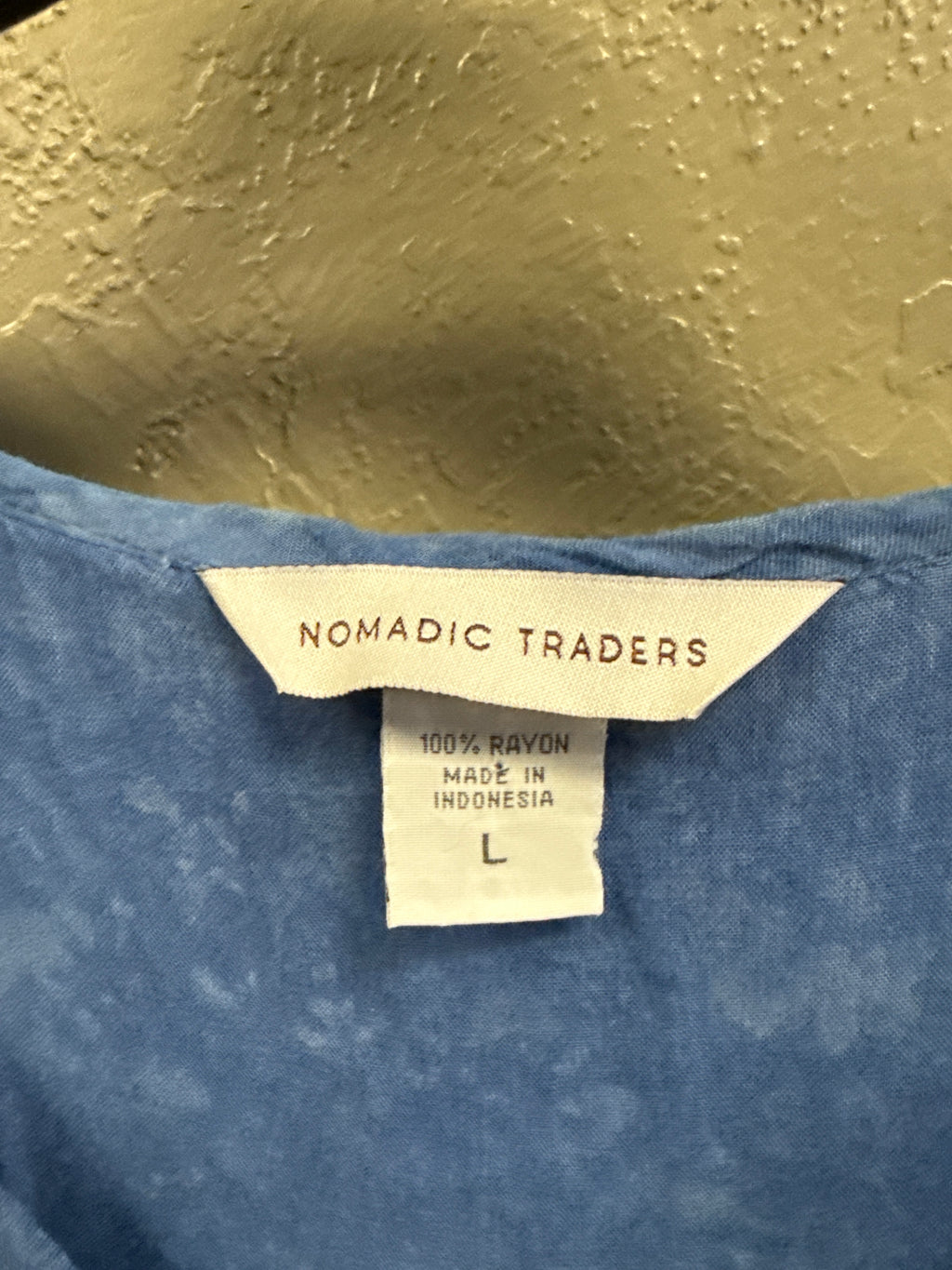 NORDIC TRADERS V-NECK TOP