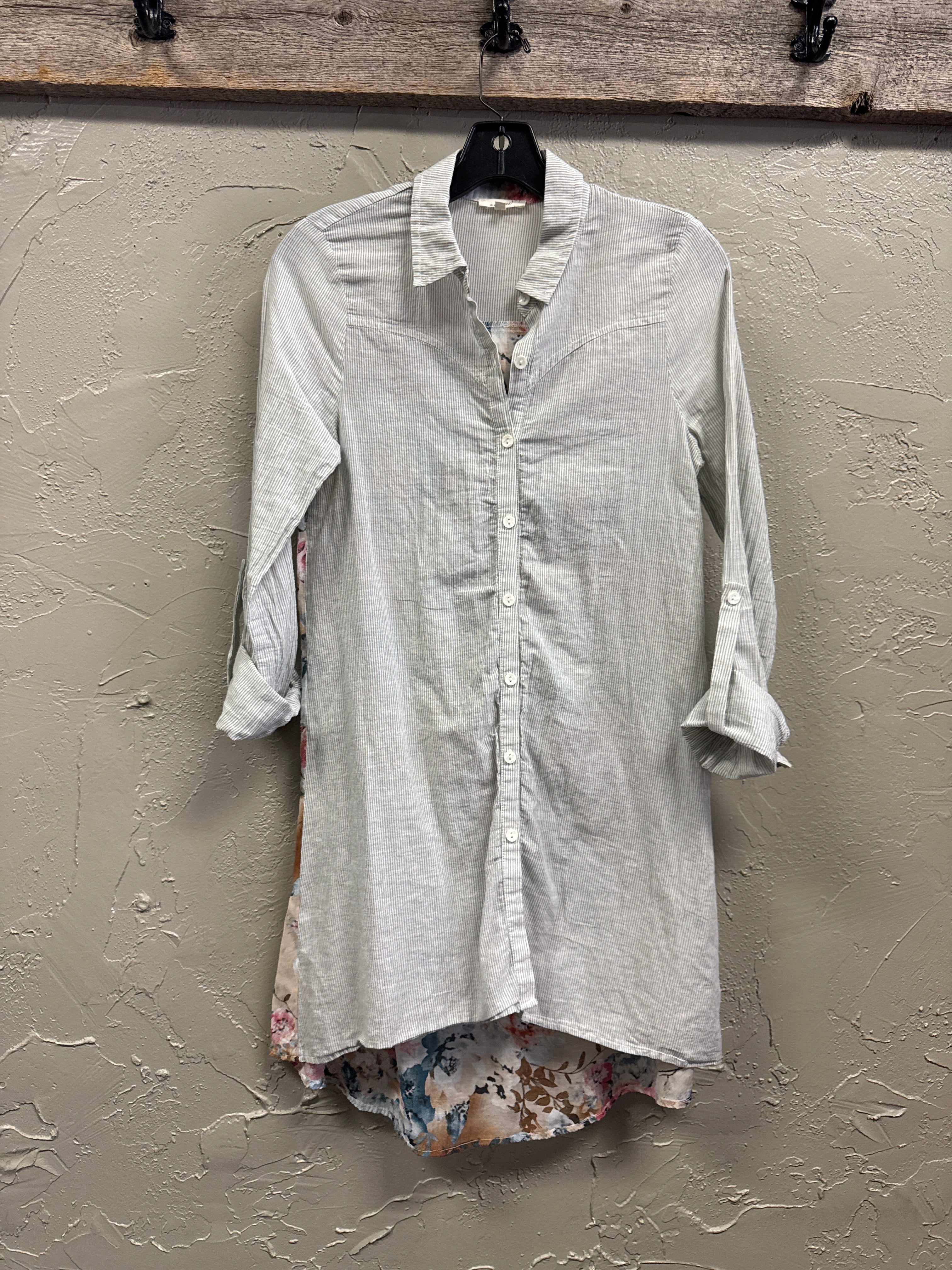 MYSTREE DUAL-PANEL FLORAL BACK TOP