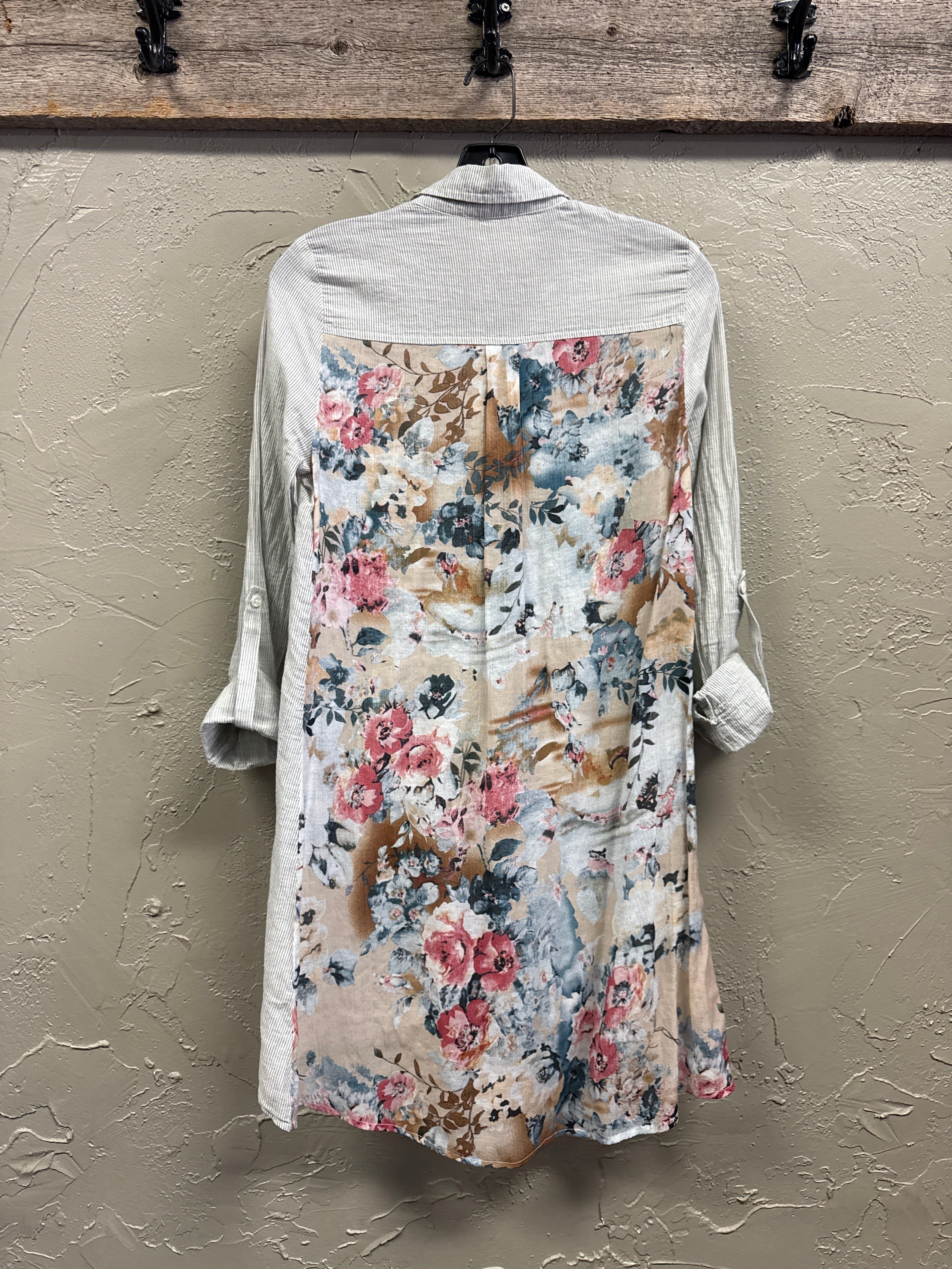 MYSTREE DUAL-PANEL FLORAL BACK TOP