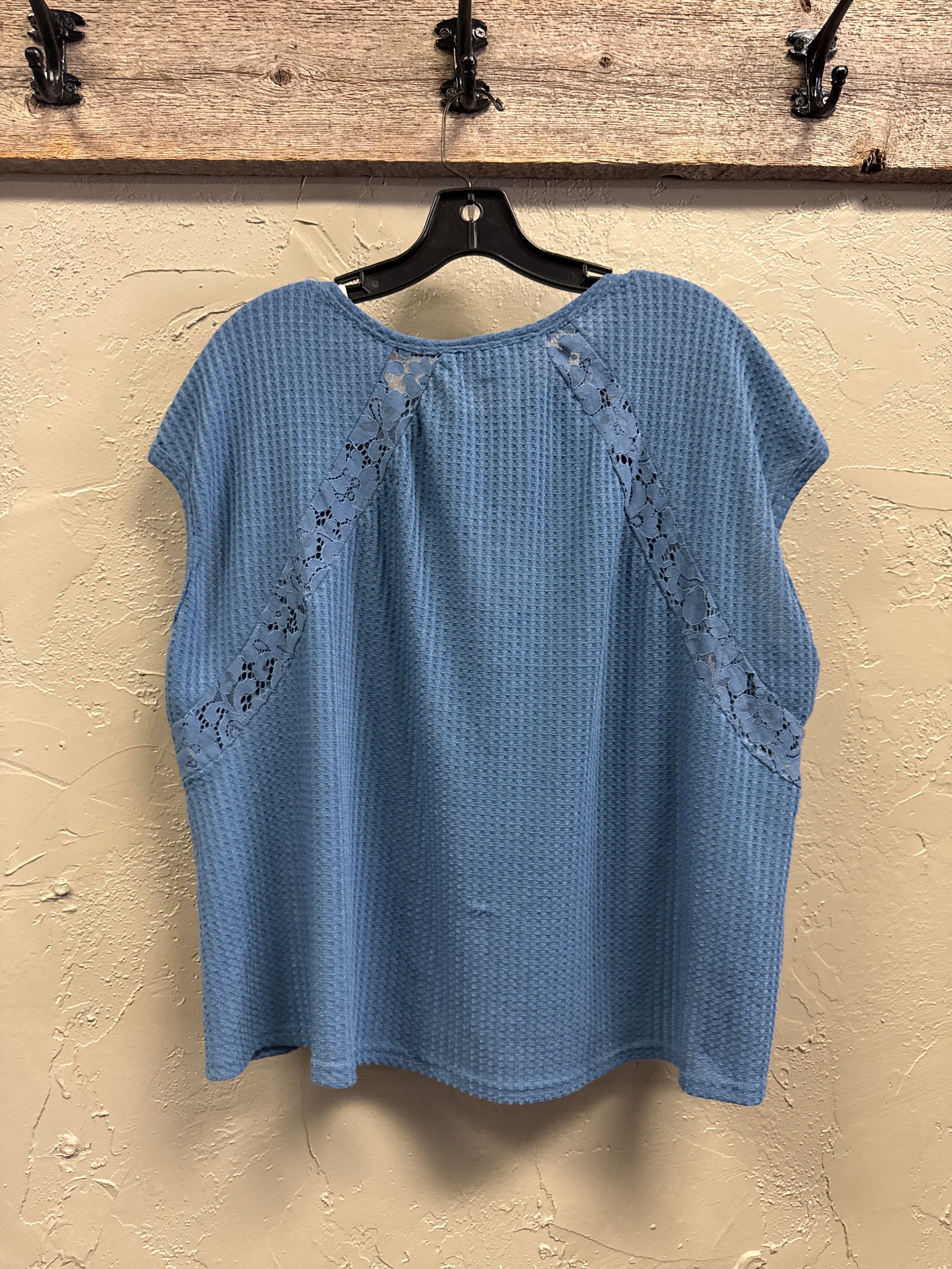 NWT UMGEE LACE ACCENTED TOP (org$29)