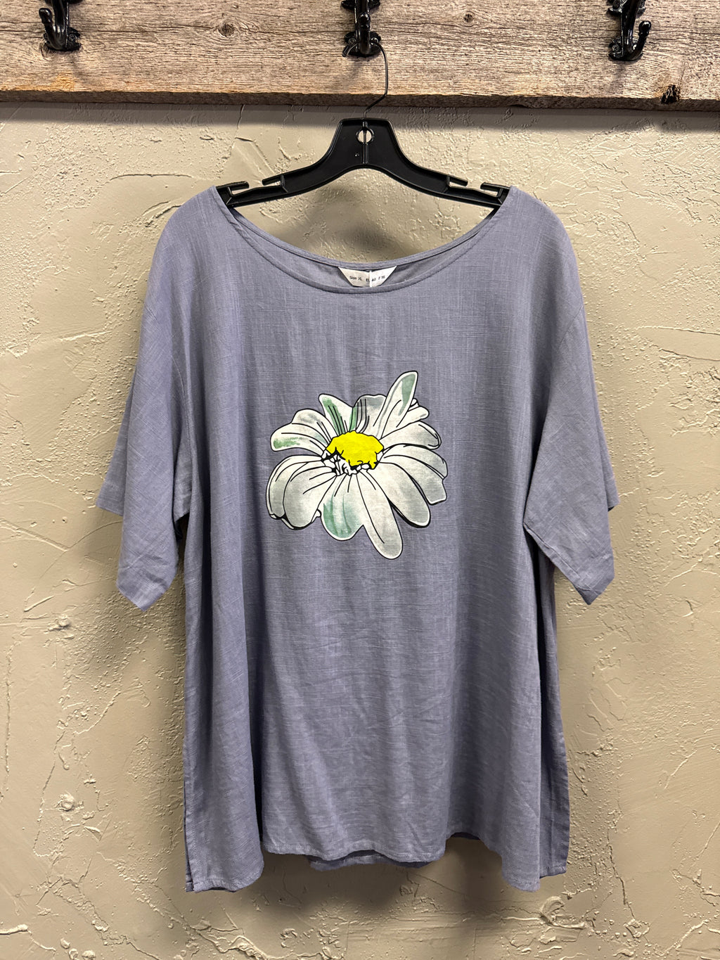 NWT TENDENCY DAISY SHIRT