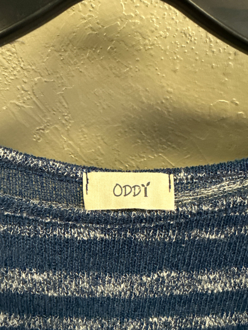 ODDY KNIT SLEEVELESS TOP