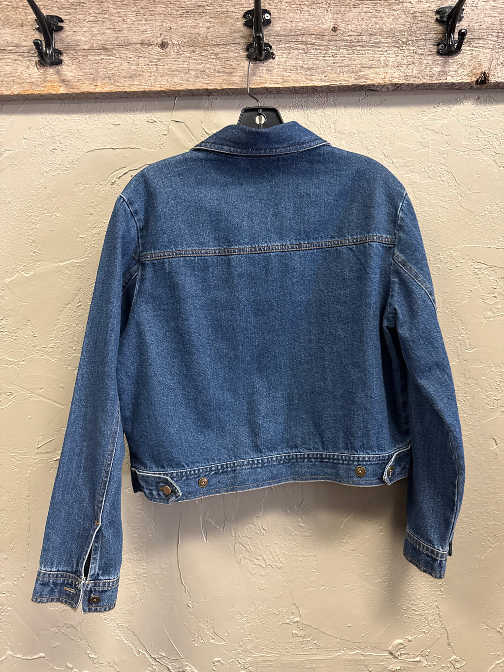 CLASSIC DENIM JACKET