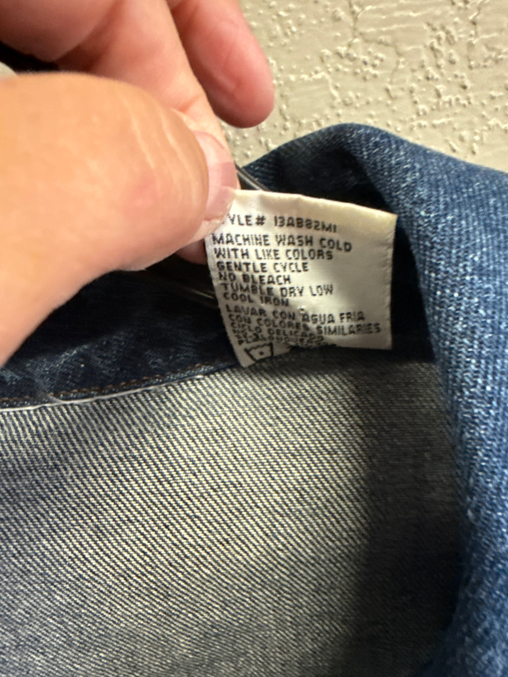 CLASSIC DENIM JACKET