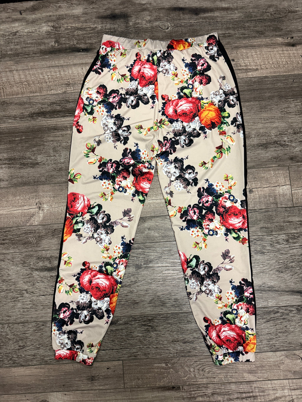 NWOT Kate & Mallory Floral Joggers