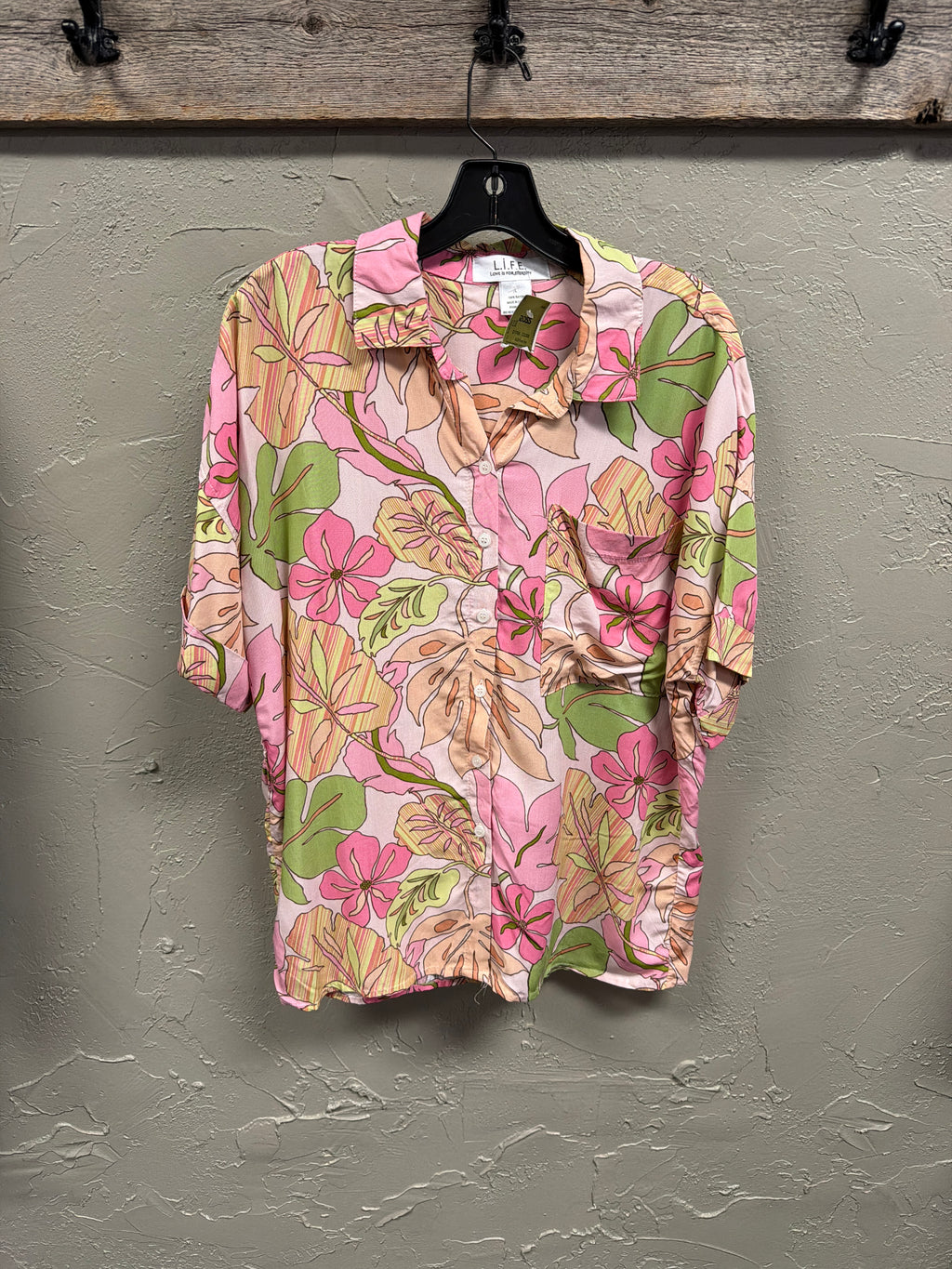 NWT Life Floral Shortsleeved Top
