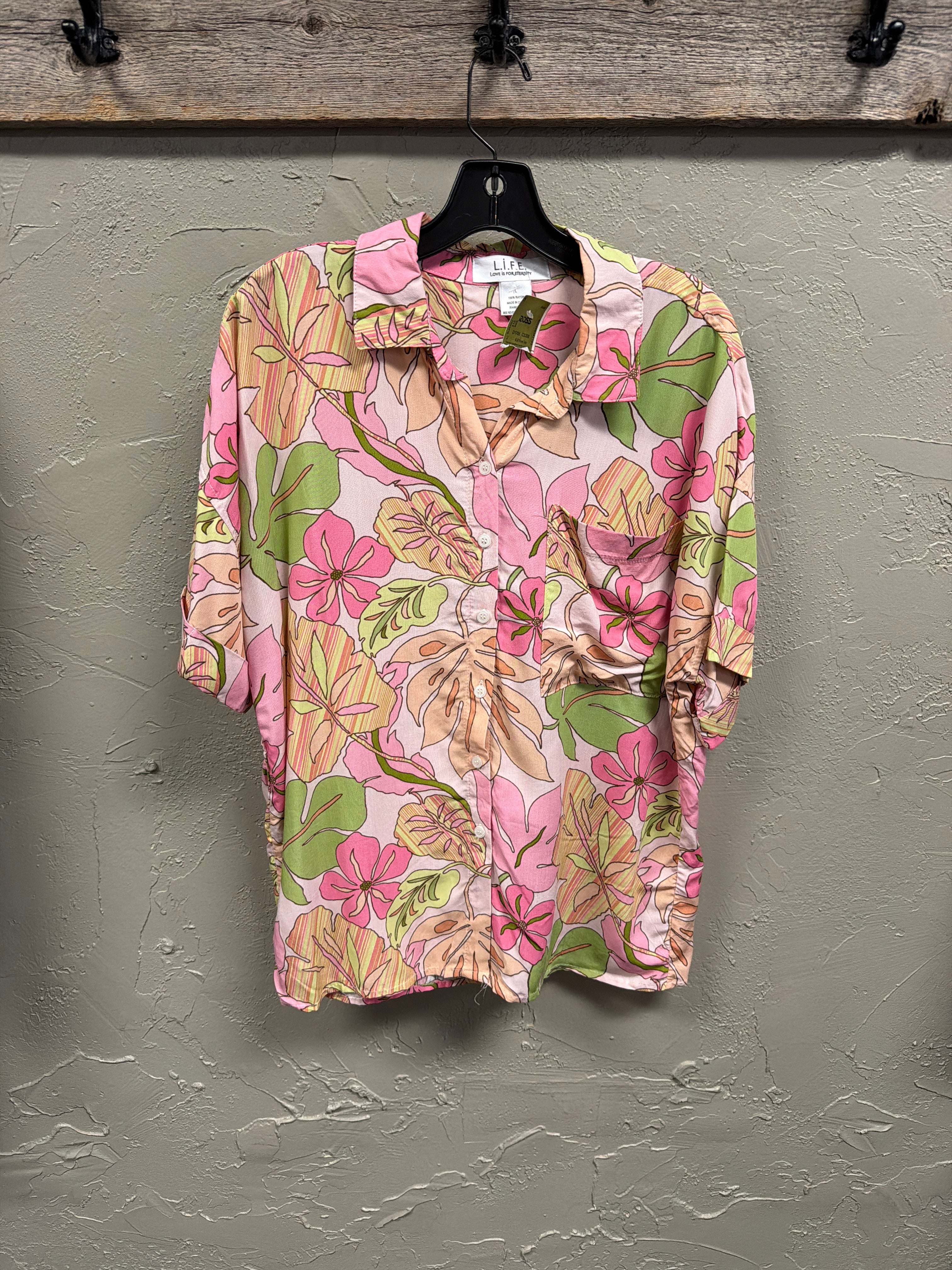 NWT Life Floral Shortsleeved Top