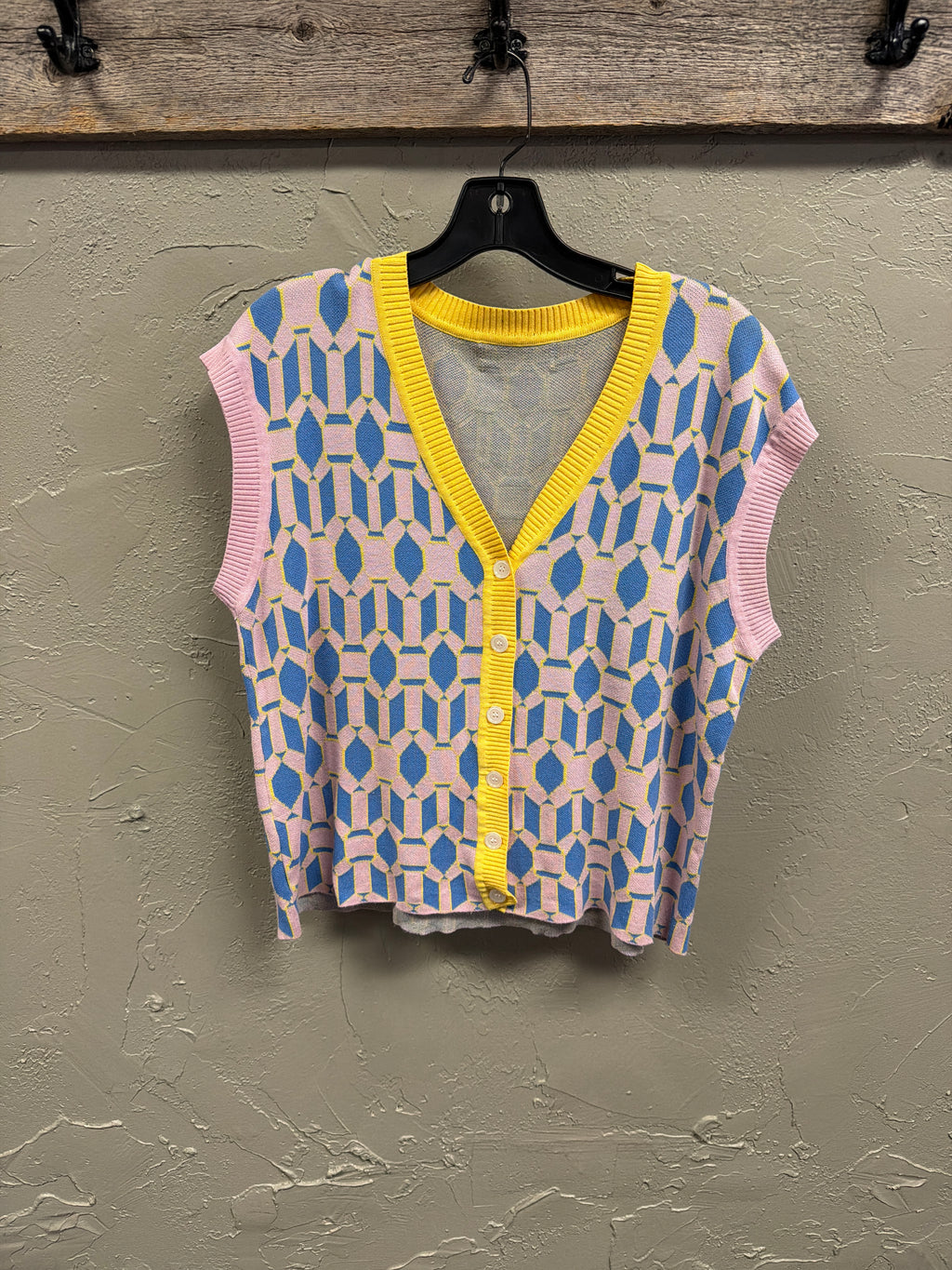 Geometric Jacquard Knit Cardi Vest