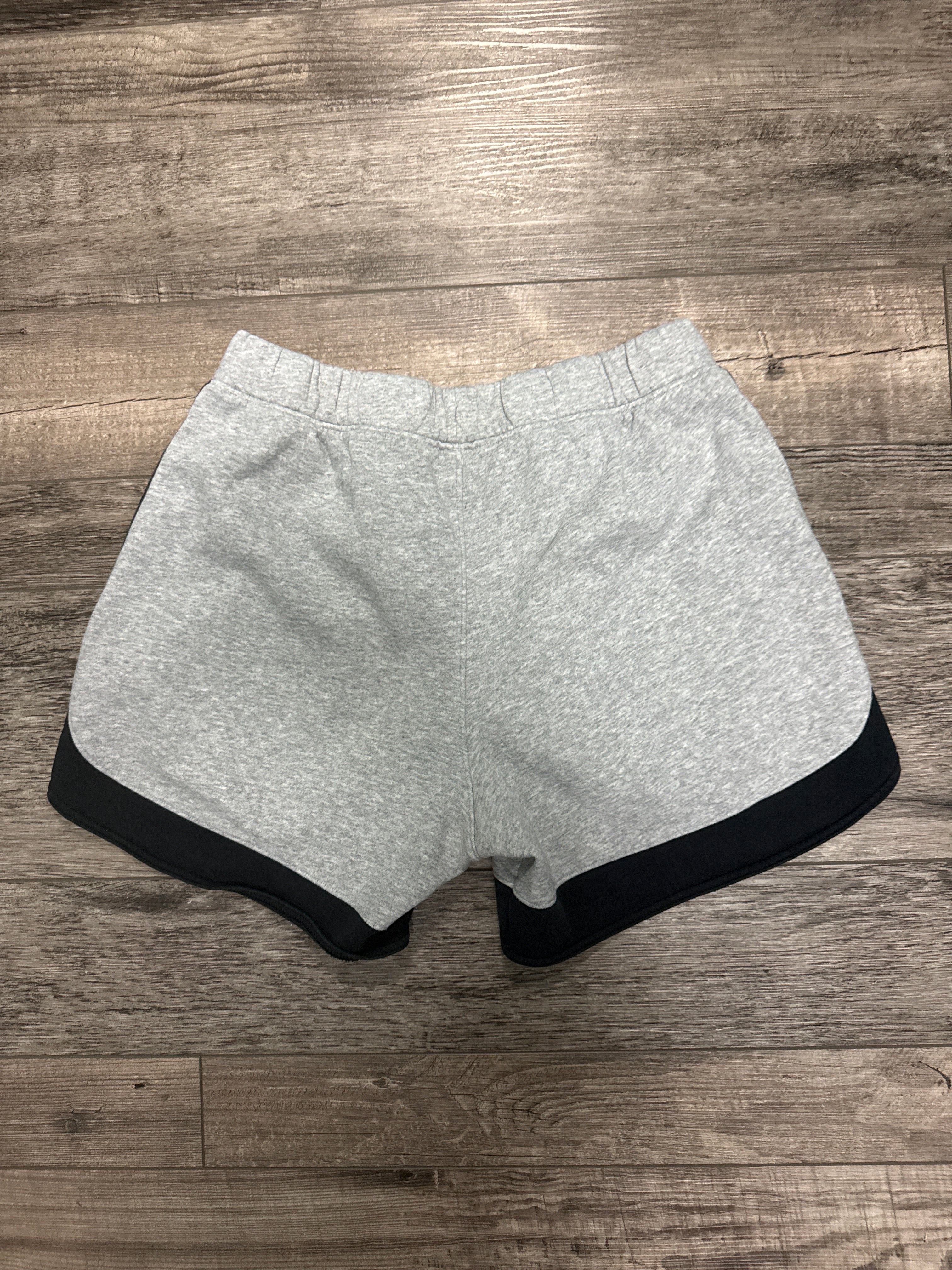 Under Armour Loose Fit Short