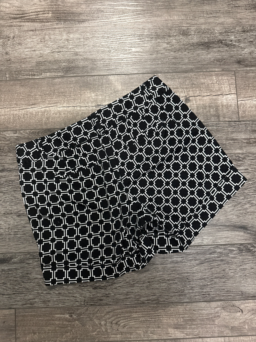 WHBM Geometric Print Short