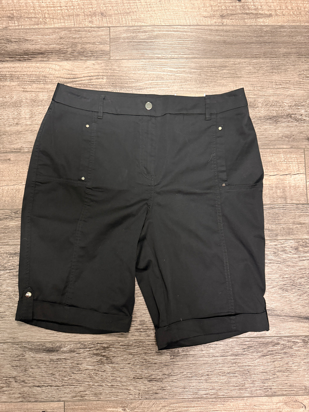 NWT Chicos Utility Slim Short (org$70)