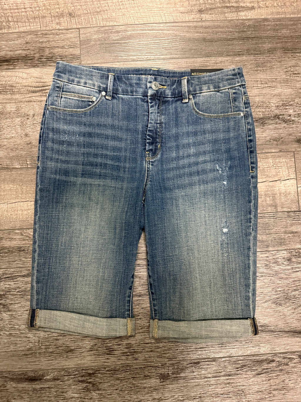 NWT Chicos Girlfriend Short (org$69)