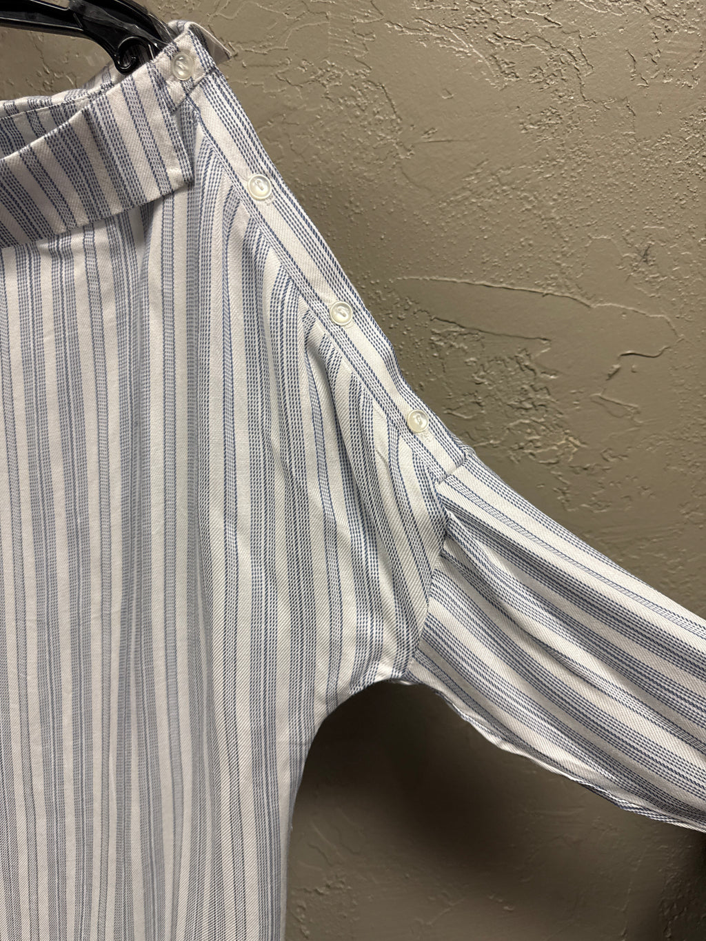 NWOT mod/x Off-the-Shoulder Top