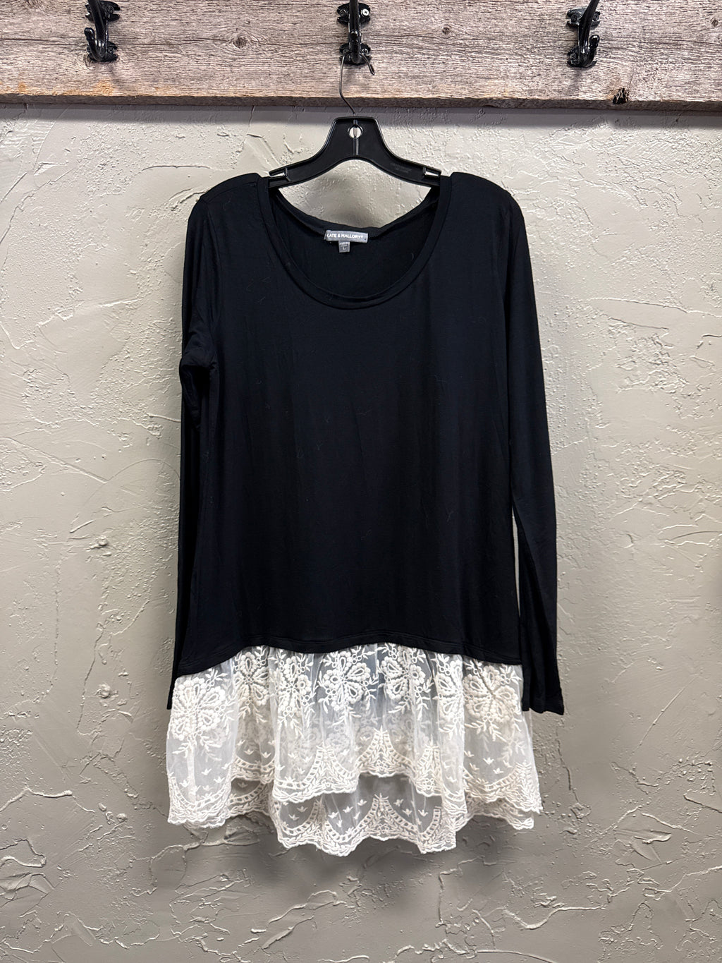 NWOT Kate & Mallory Lace Hem Tunic
